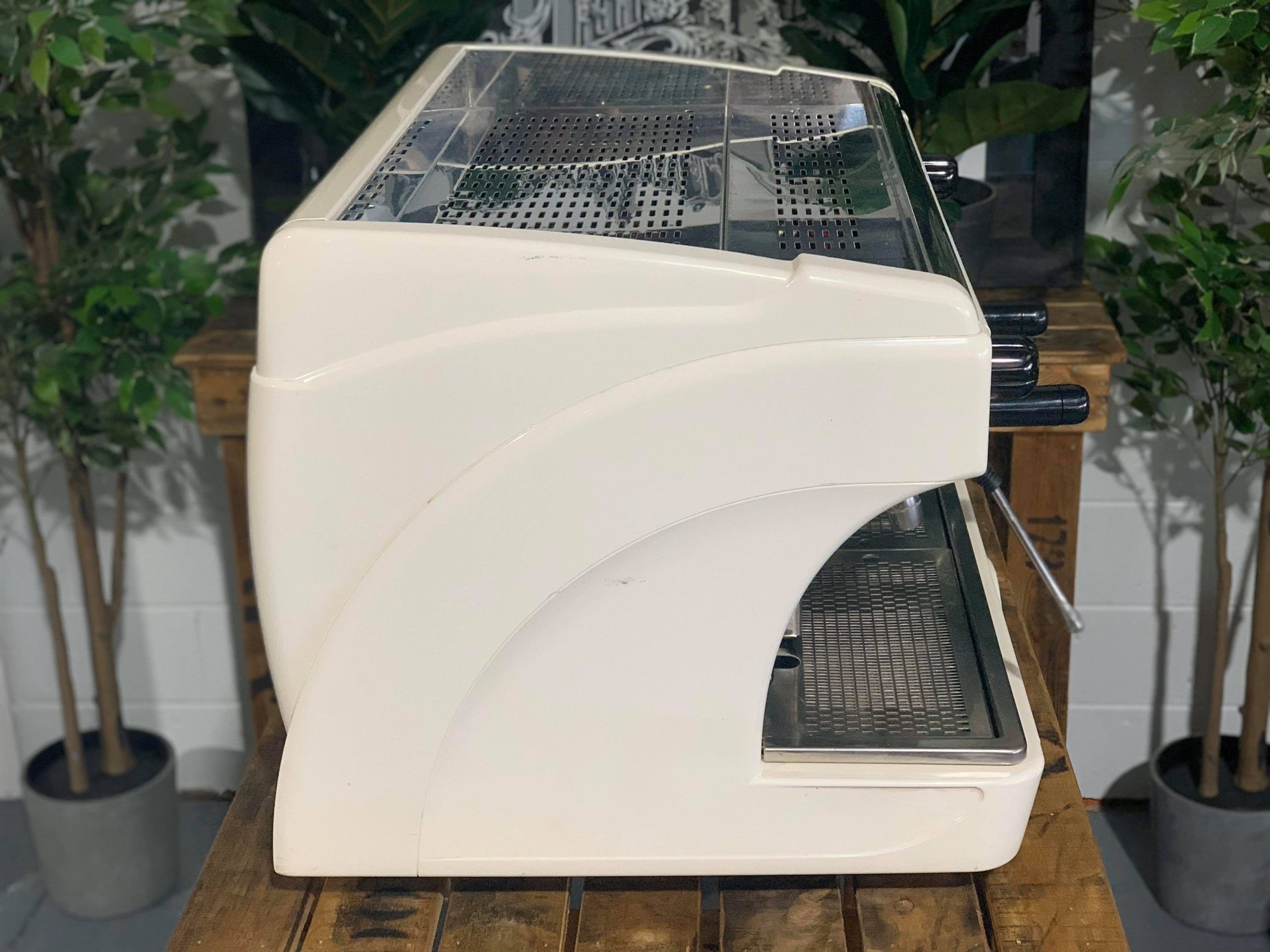 Astoria Calypso 2 Group White - Used