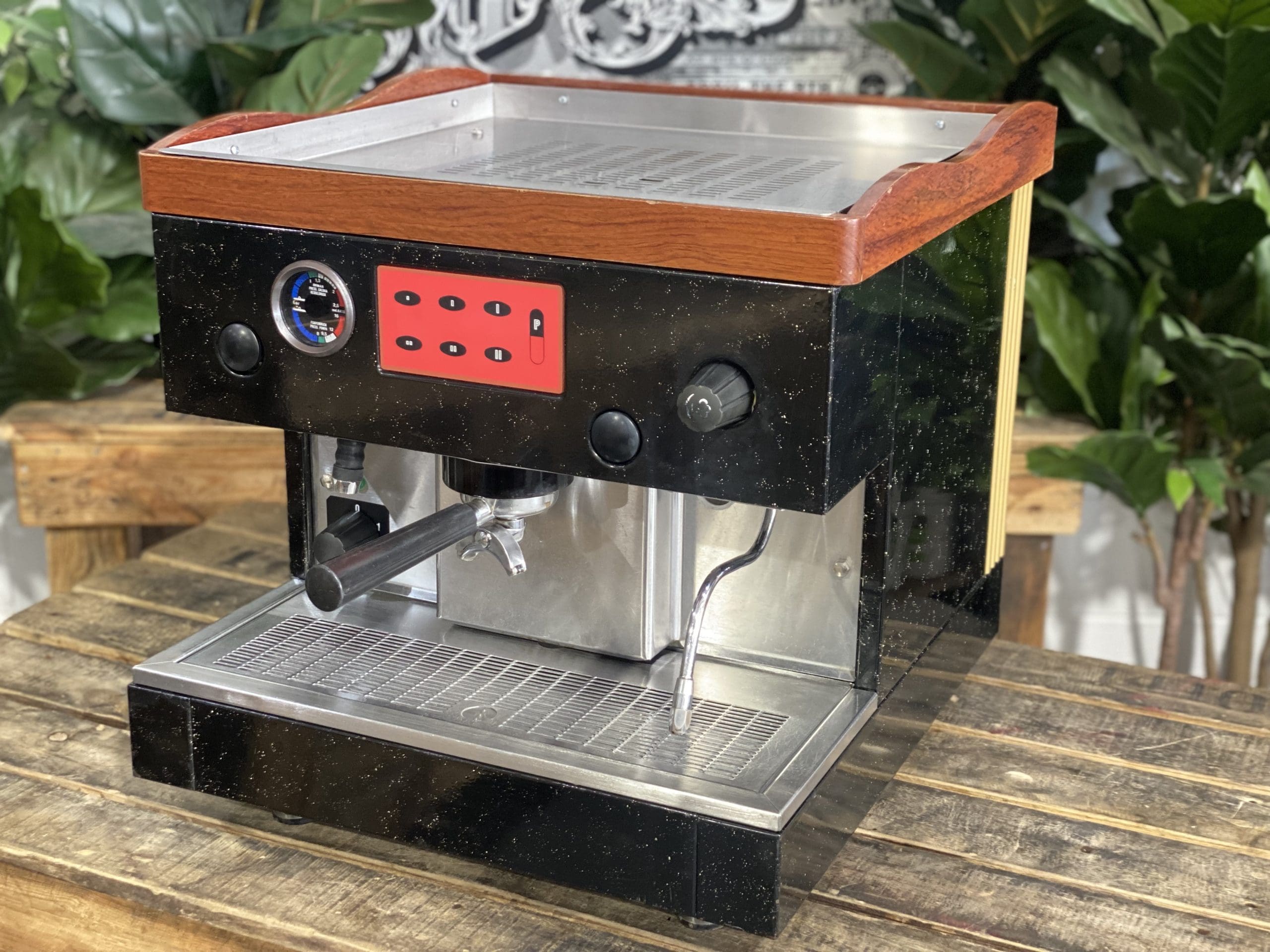 Astoria Leone 1 Group Black - Used