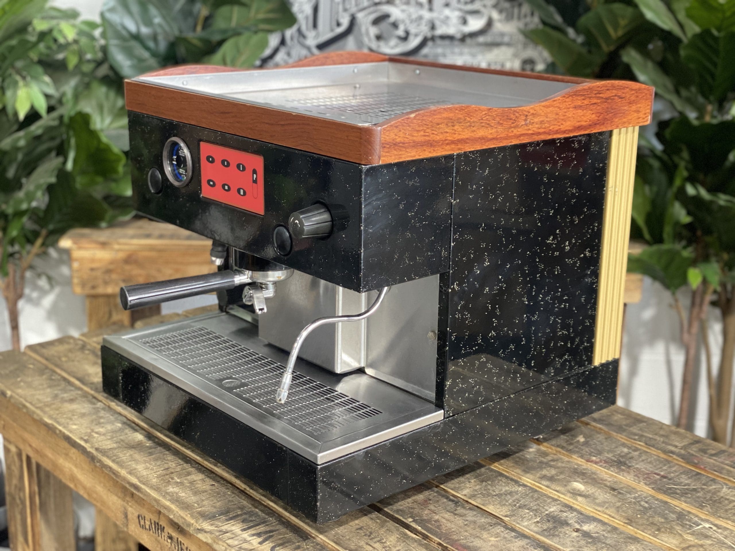 Astoria Leone 1 Group Black - Used