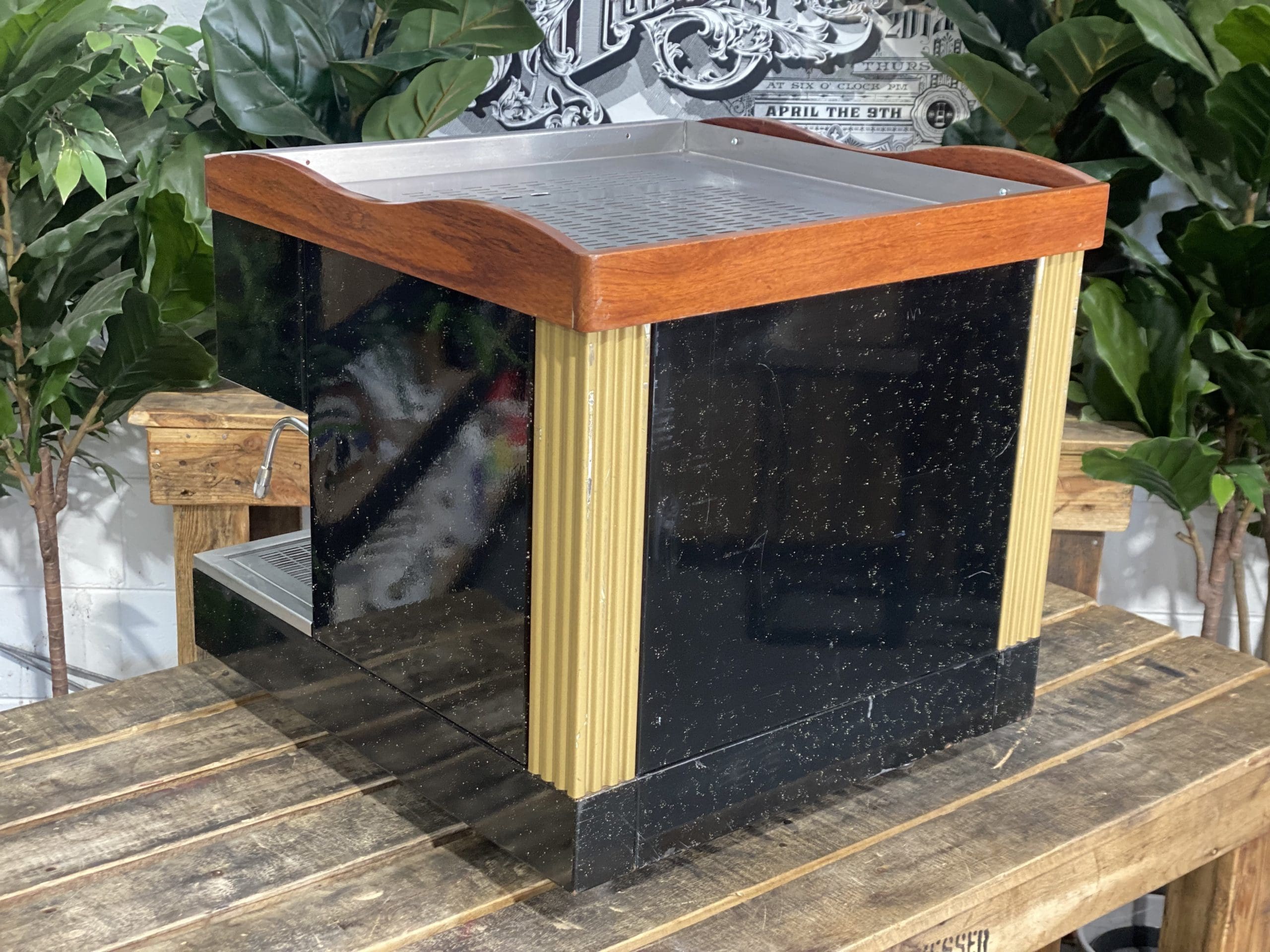 Astoria Leone 1 Group Black - Used