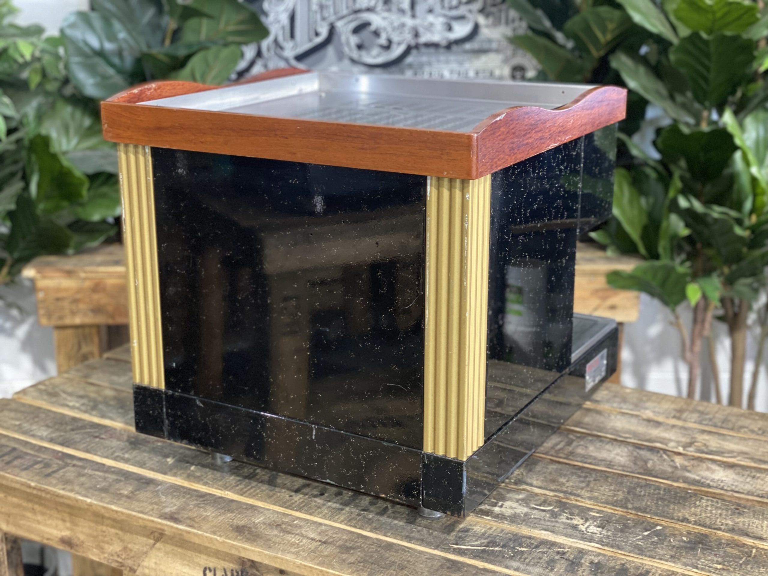 Astoria Leone 1 Group Black - Used