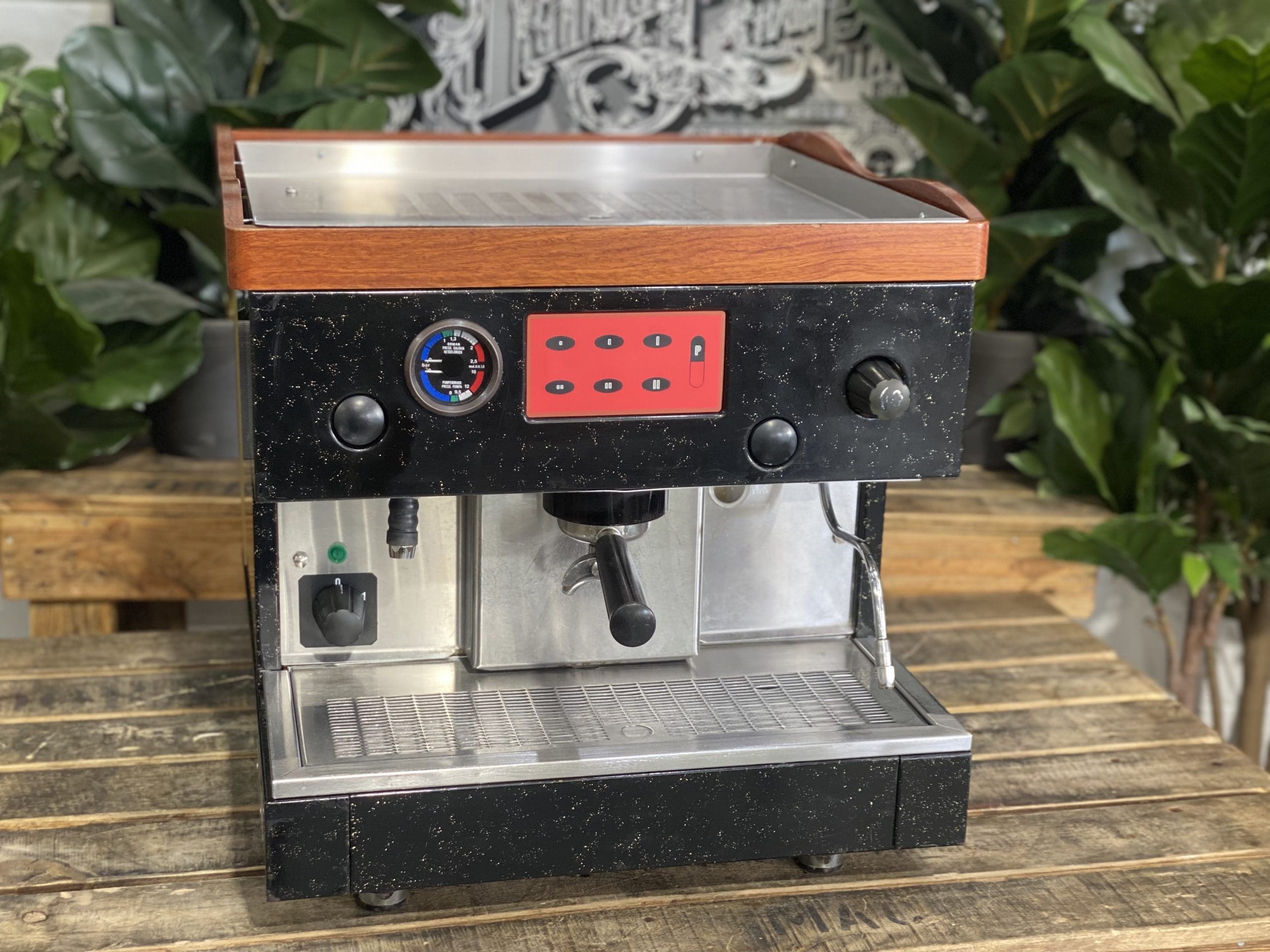 Astoria Leone 1 Group Black - Used