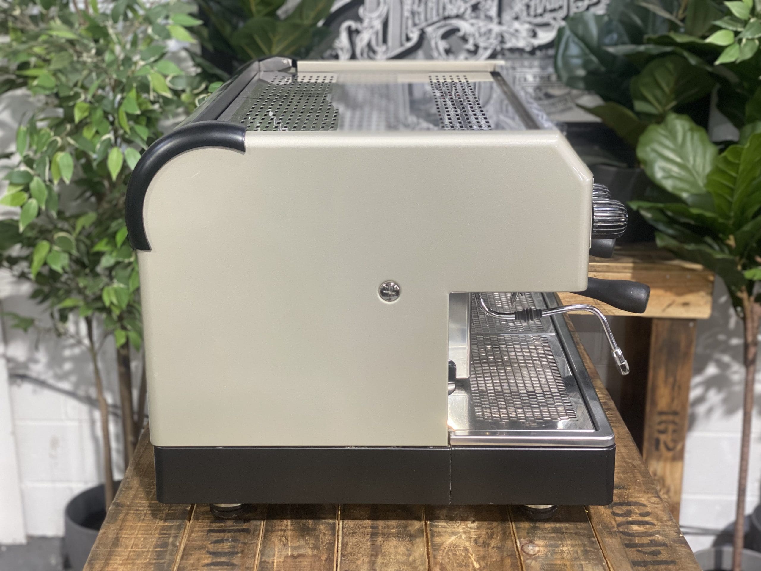 Astoria Pratic 2 Group Sand - Used