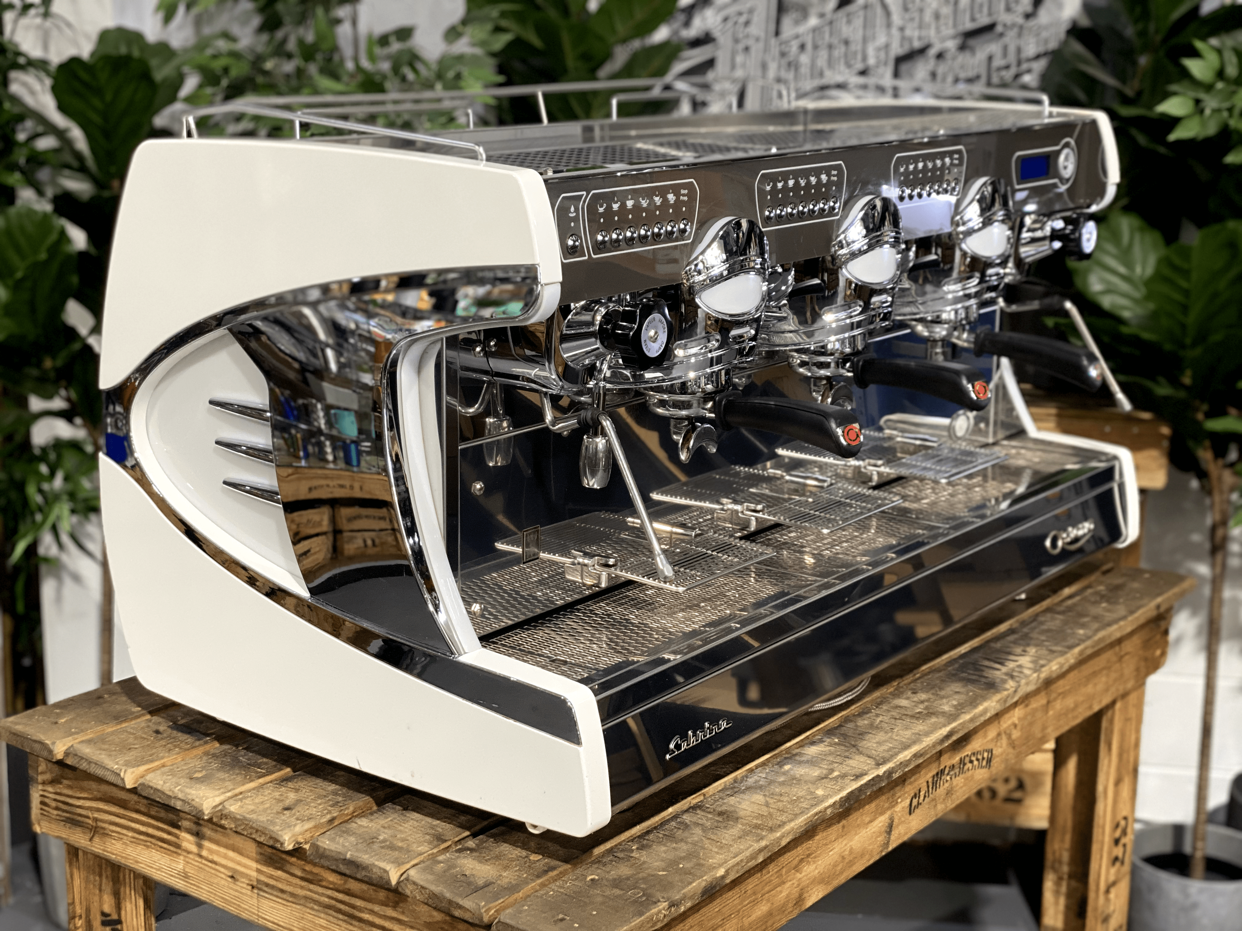 Astoria Sabrina 3 Group White - Used