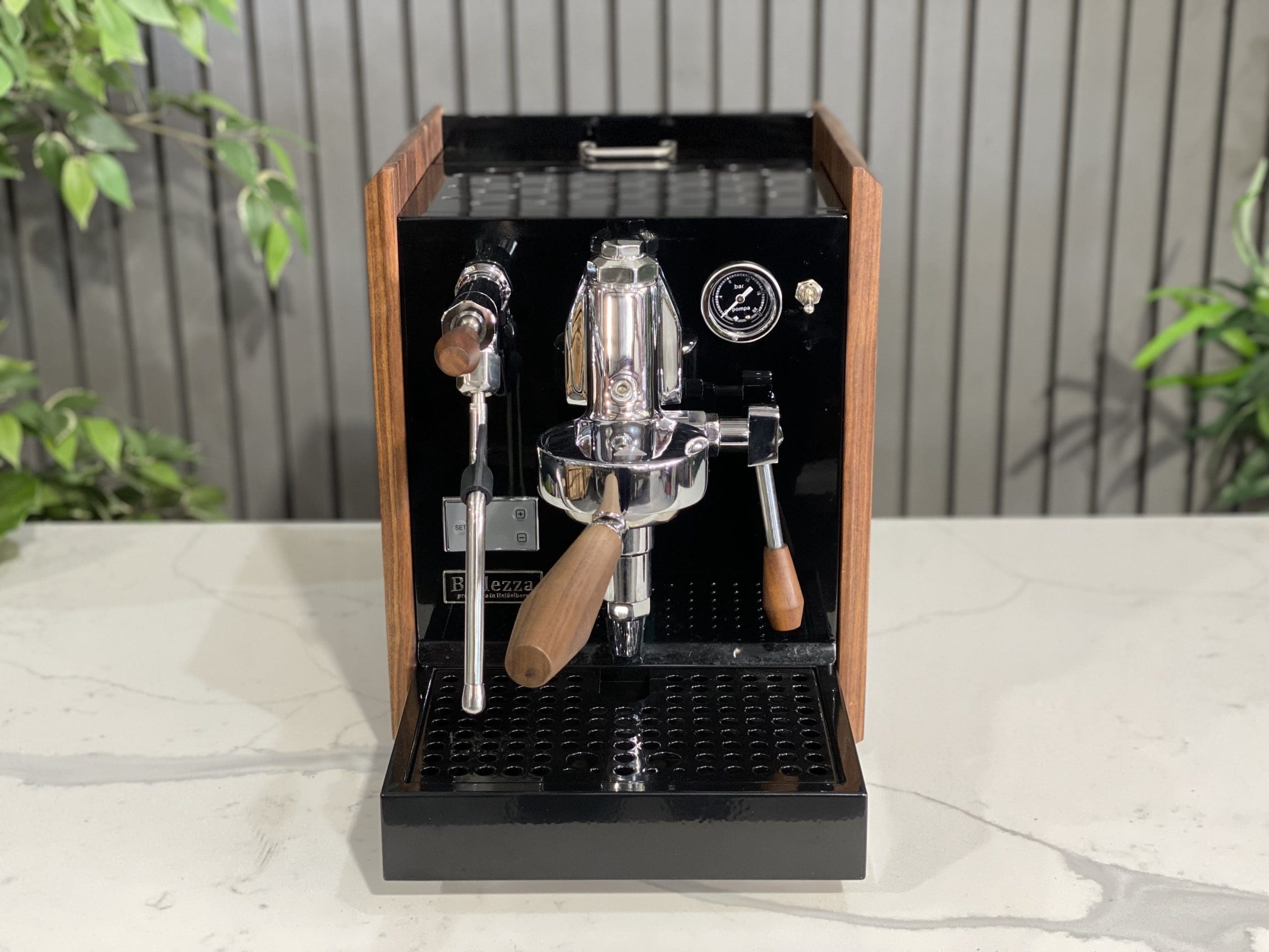 Bellezza Chiara Leva 1 Group New Black & Timber - New