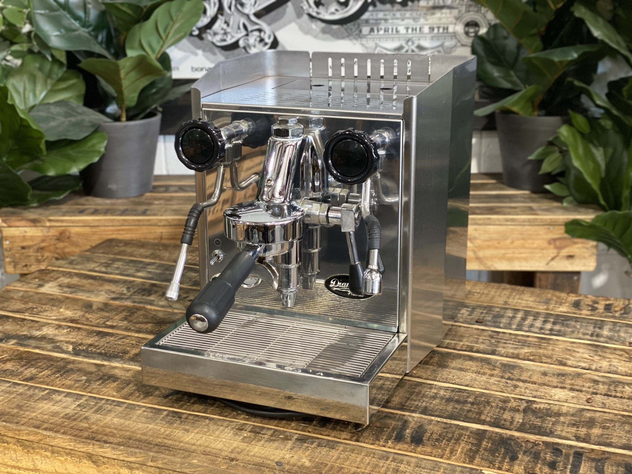 Diamond 1 Group Stainless