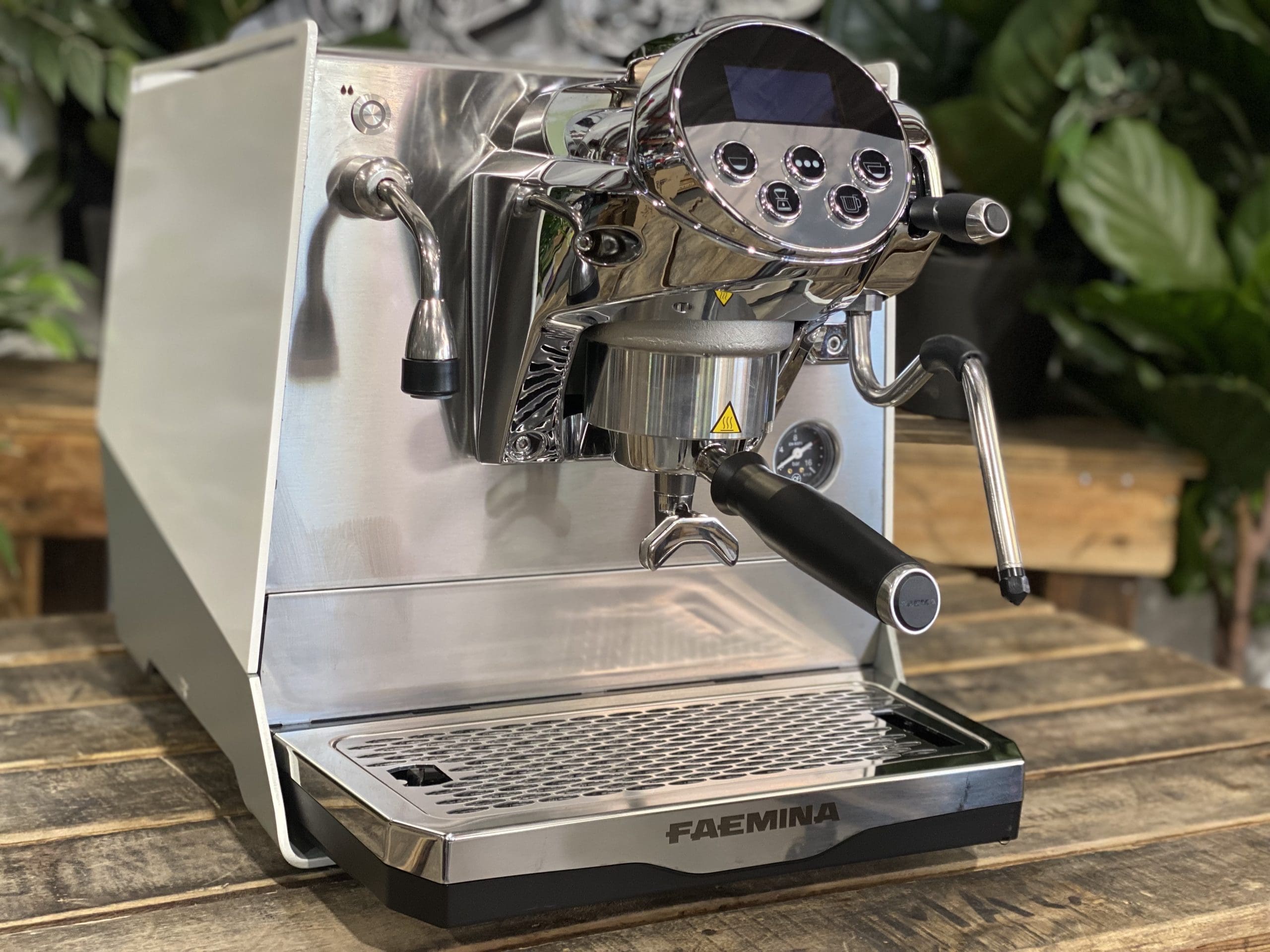 Faemina 1 Group White - New