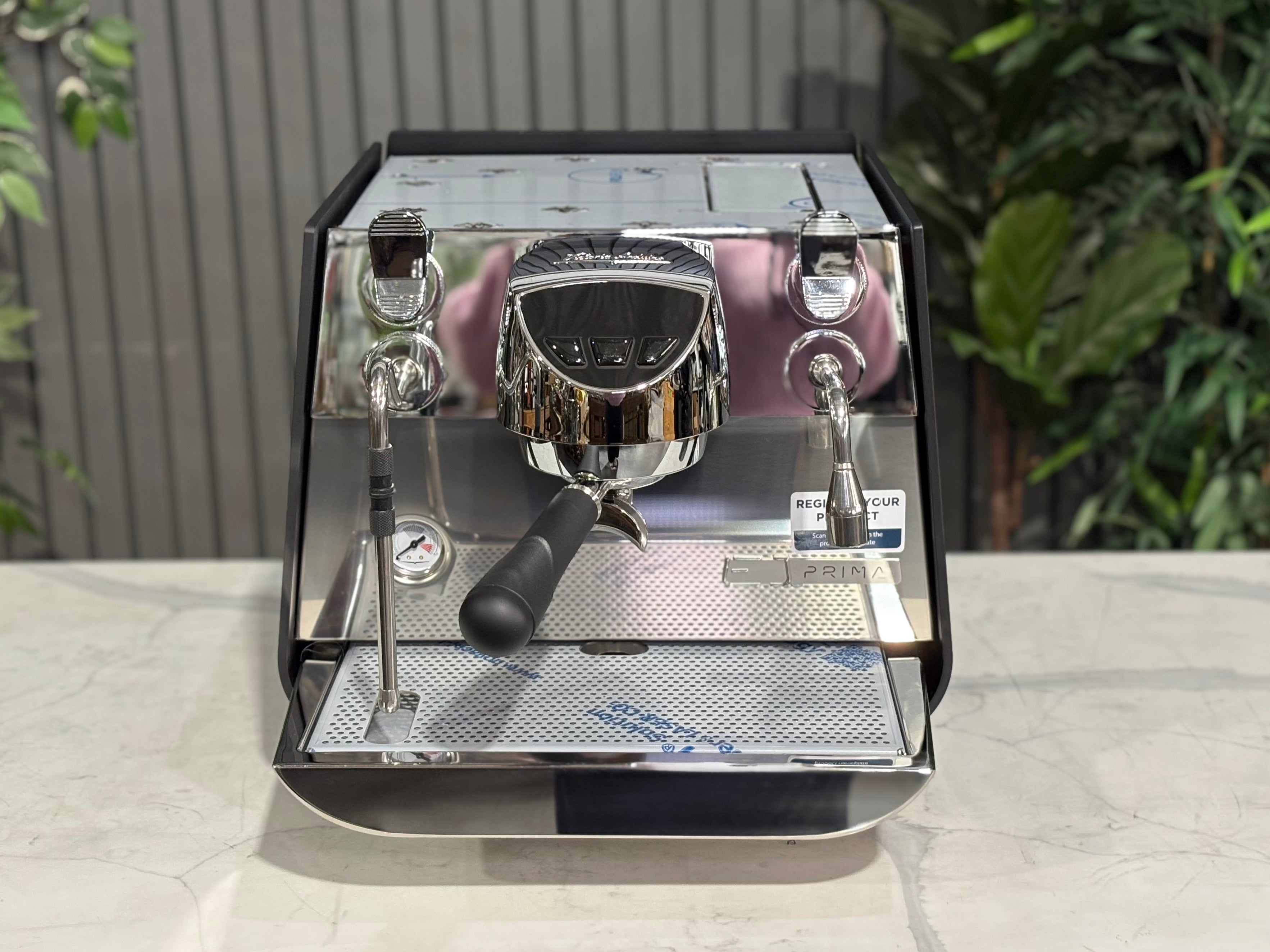 Victoria Arduino Eagle One Prima 1 Group Coffee Machine Black - New, showcasing its sleek design and professional features.