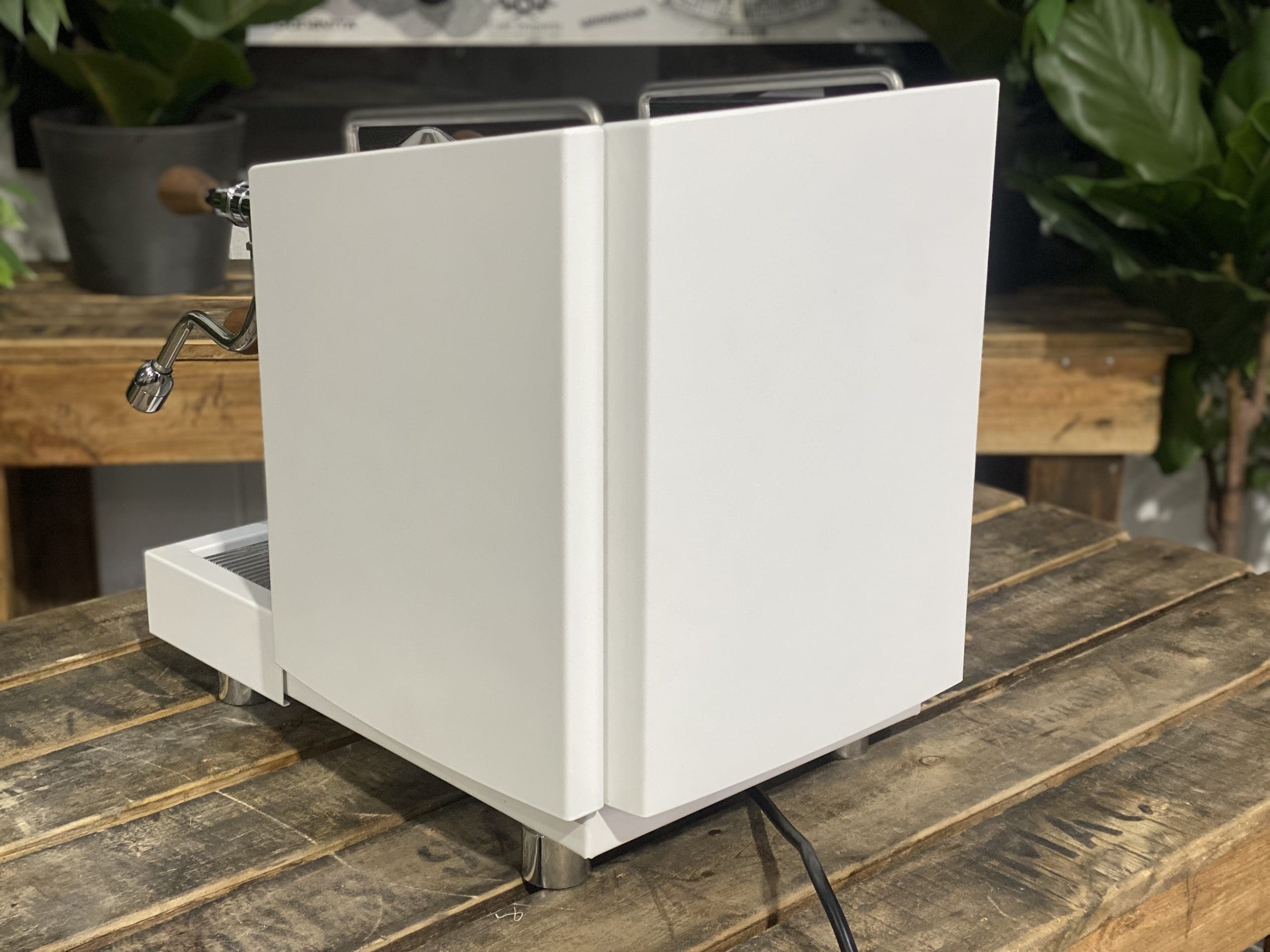 Izzo Vivi PID 1 Group White & Timber - New