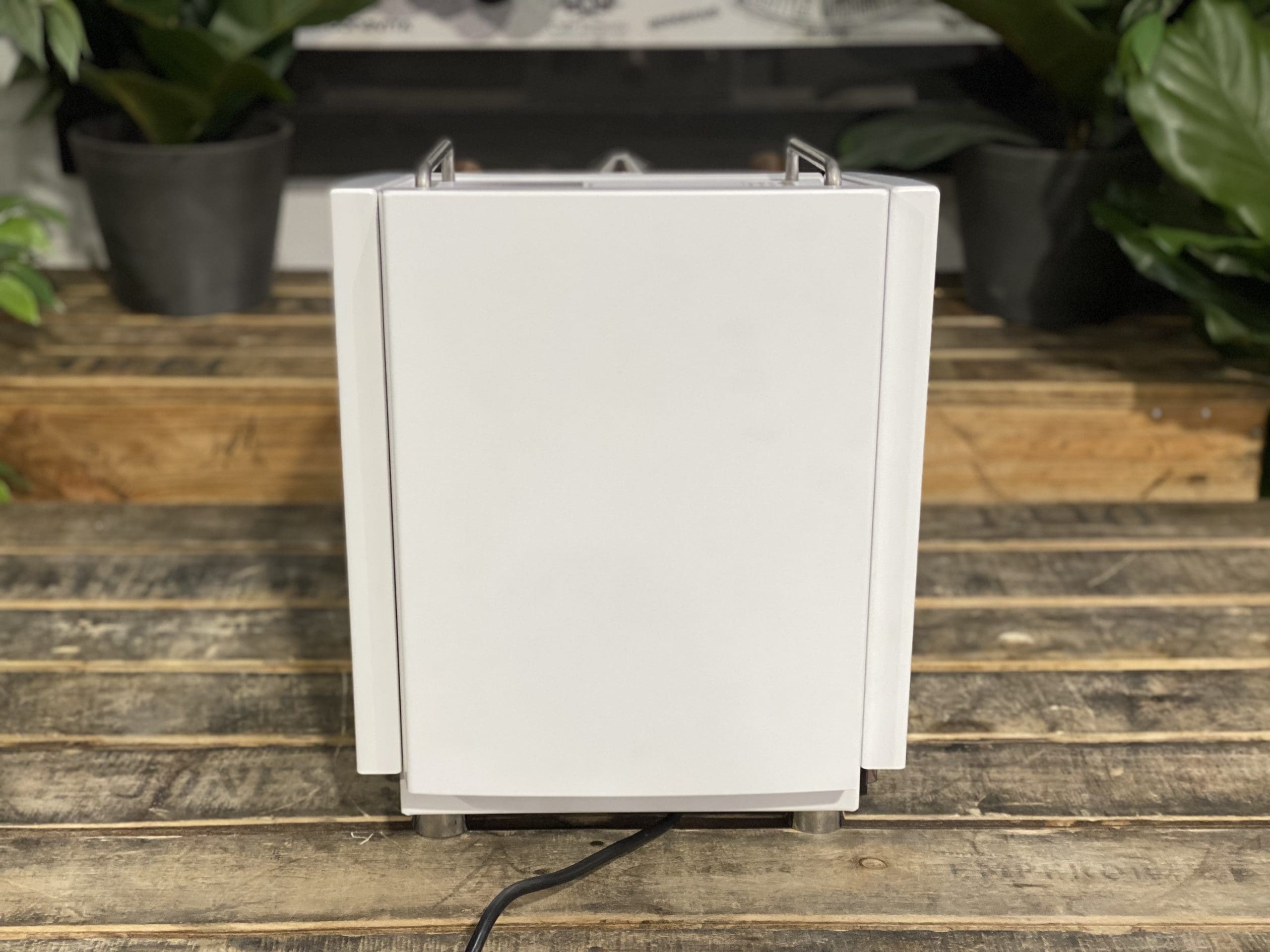 Izzo Vivi PID 1 Group White & Timber - New