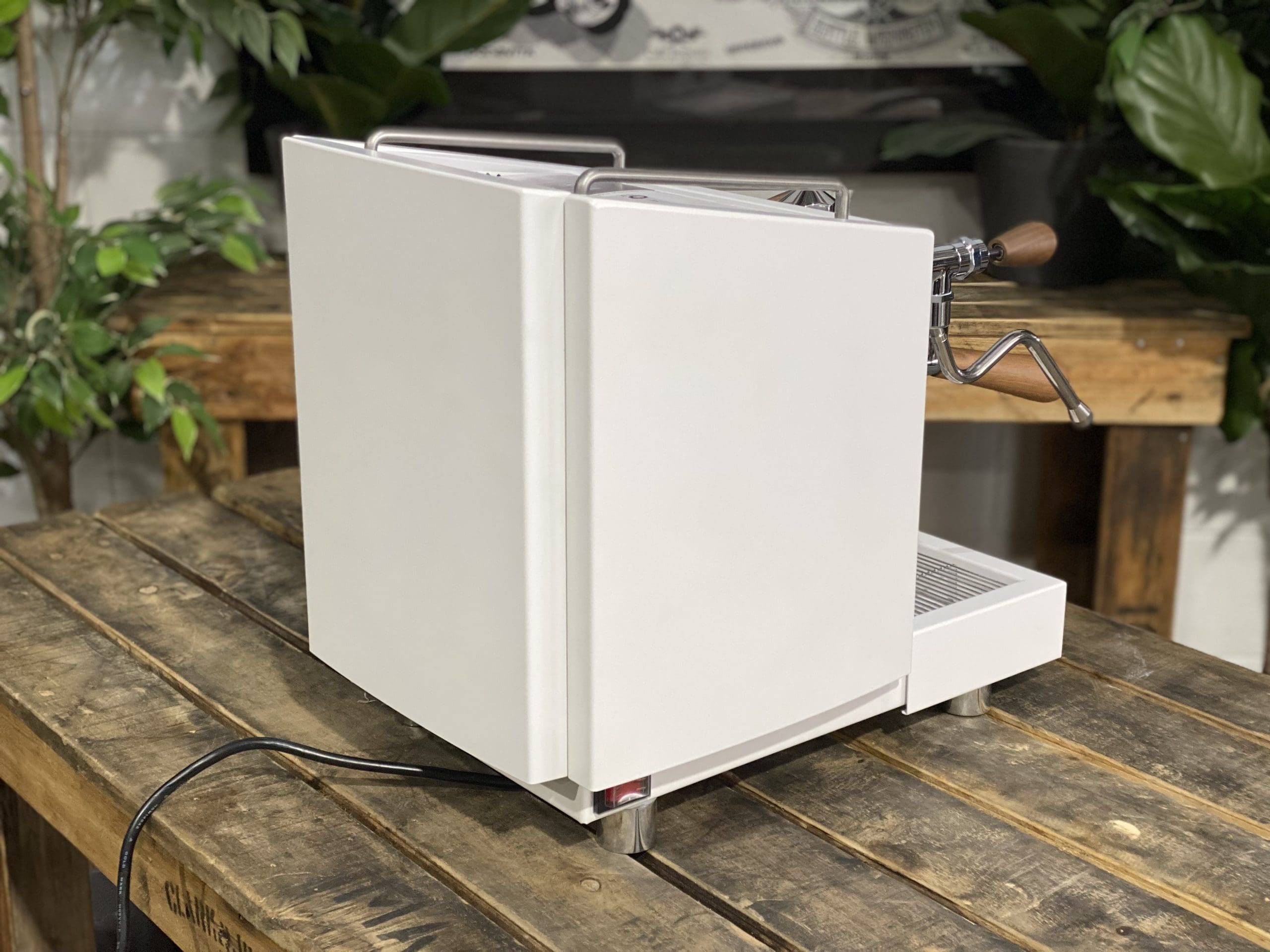 Izzo Vivi PID 1 Group White & Timber - New