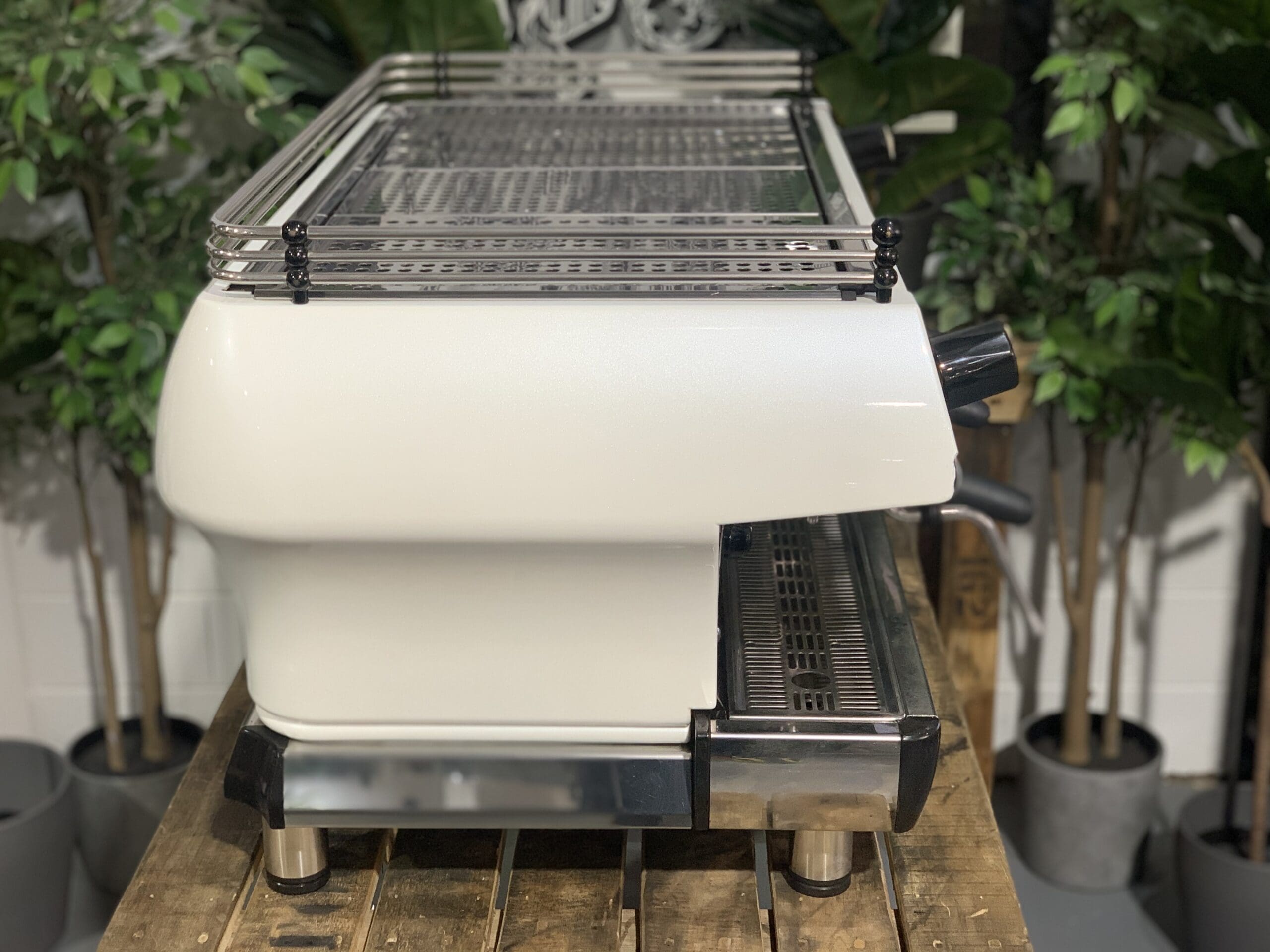 La Marzocco FB80 3 Group Pearl White - Used