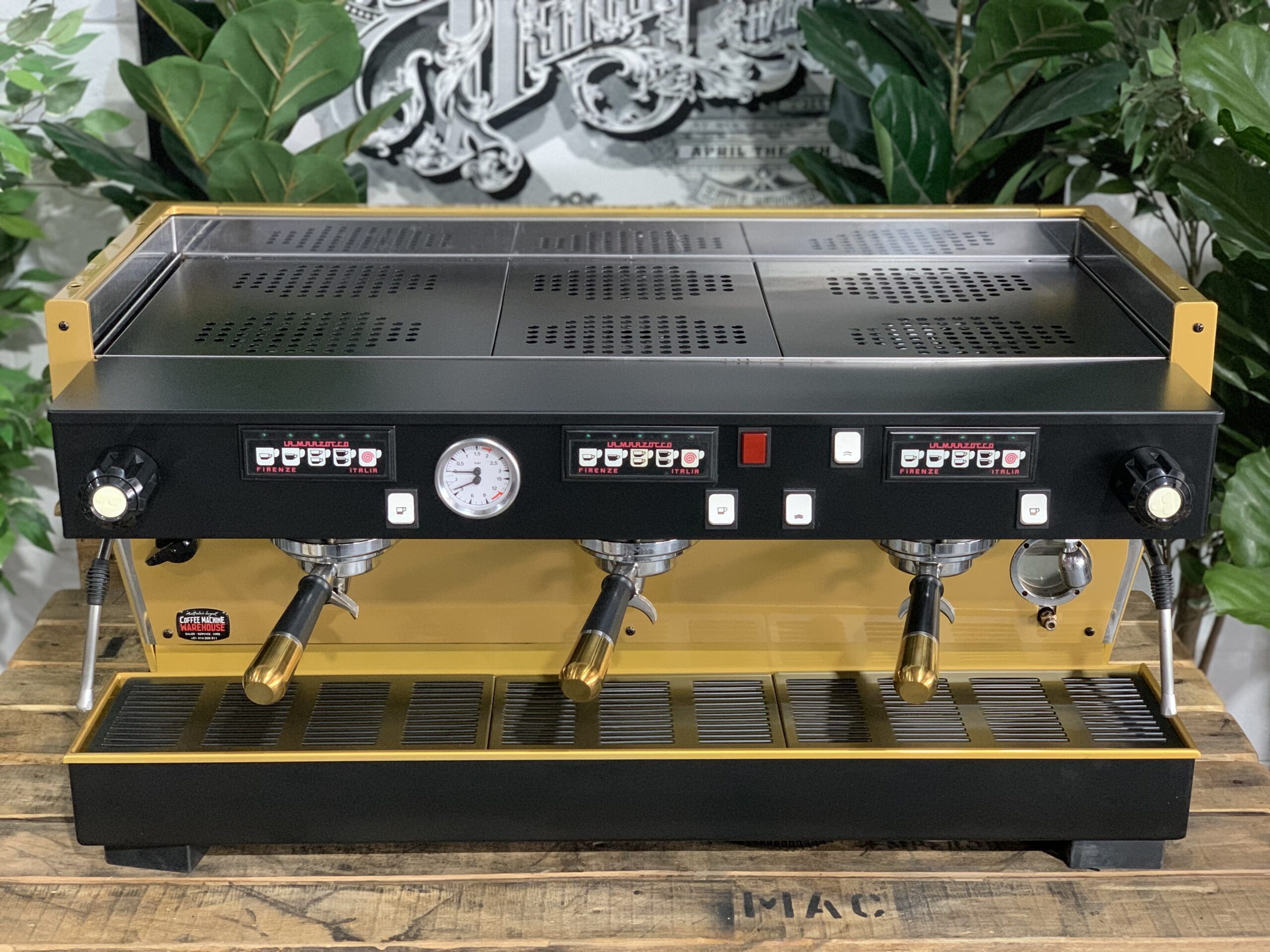 La Marzocco Linea Classic 3 Group Black & Gold - Used