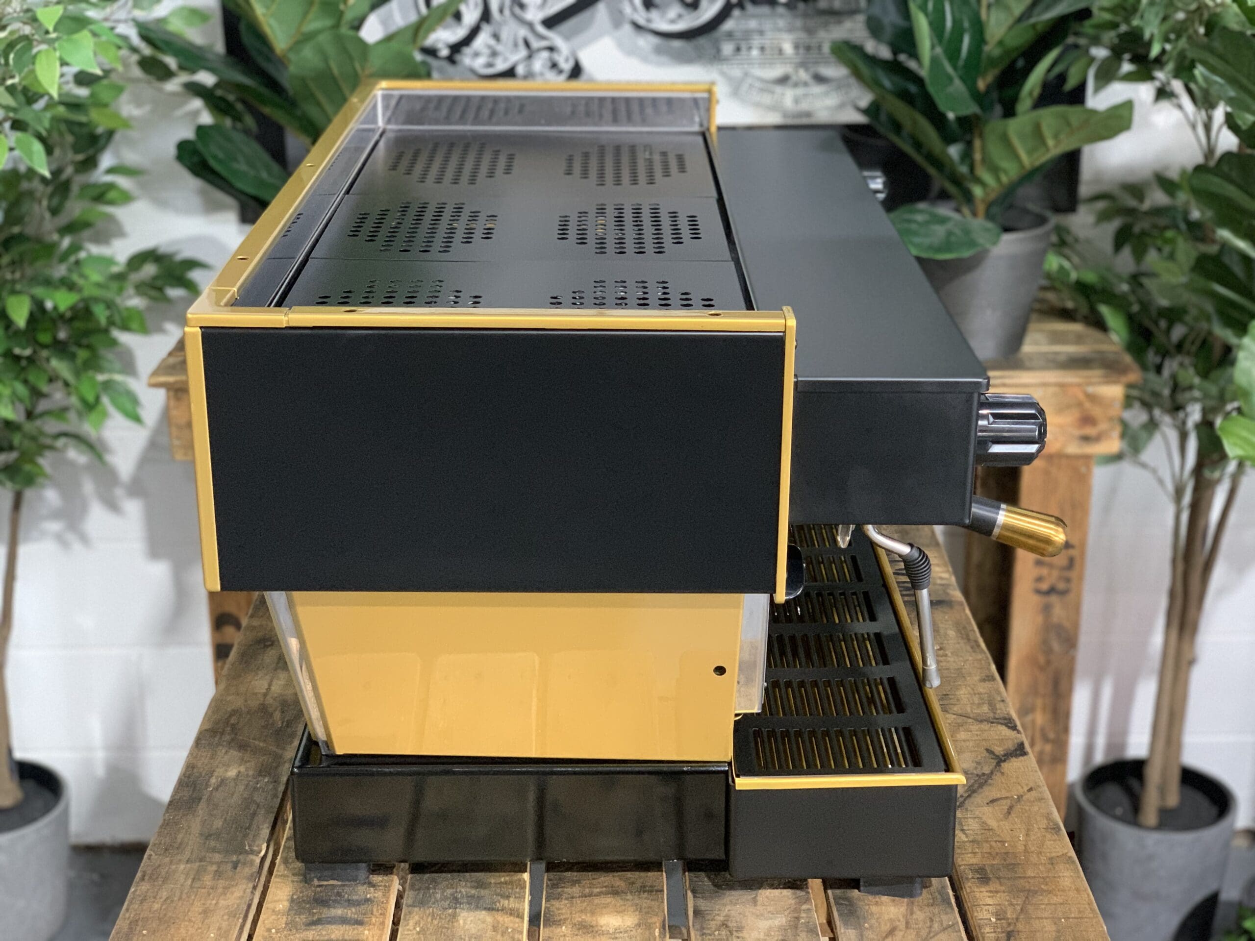 La Marzocco Linea Classic 3 Group Black & Gold - Used