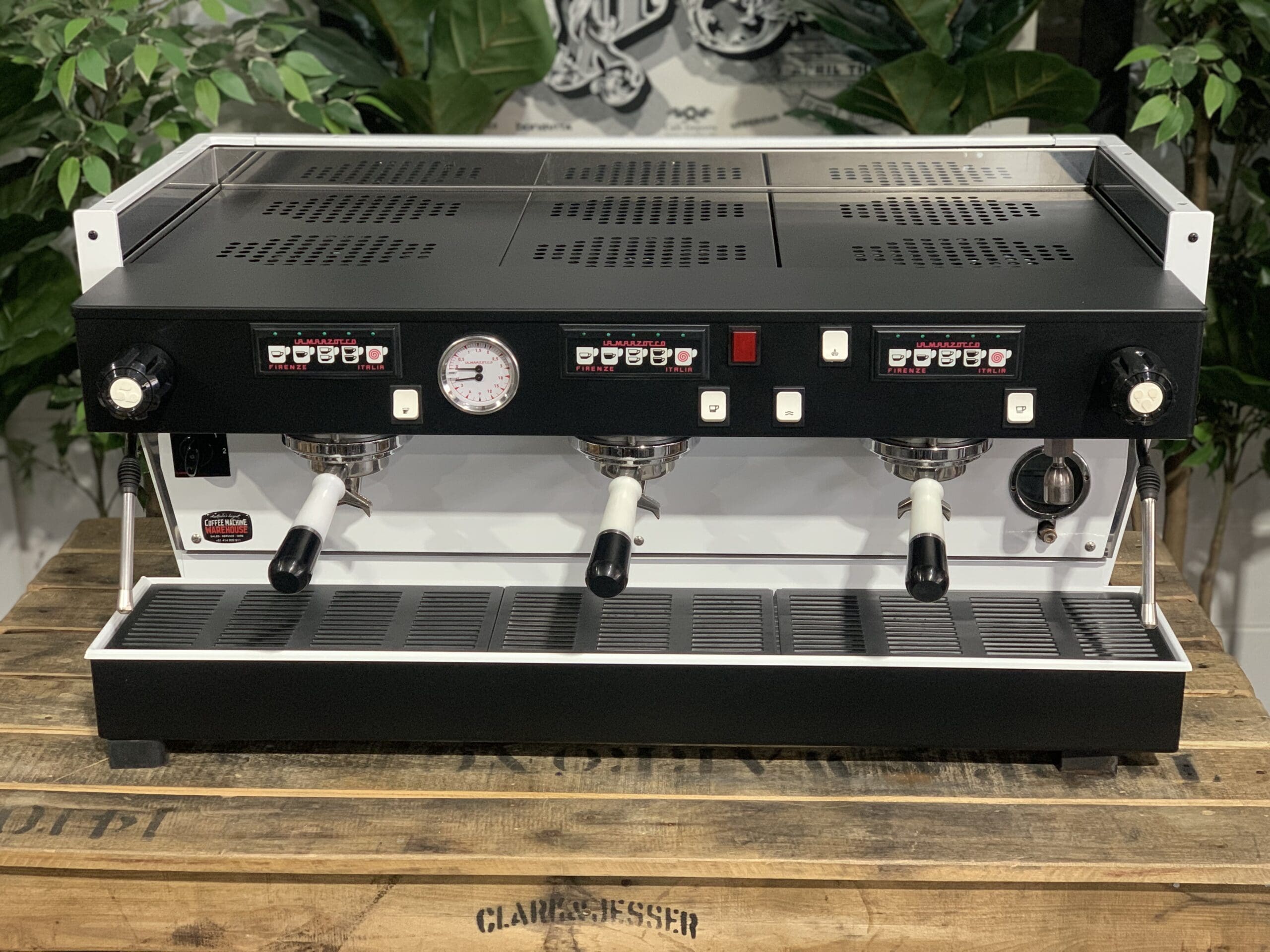 La Marzocco Linea Classic 3 Group White & Black - Used