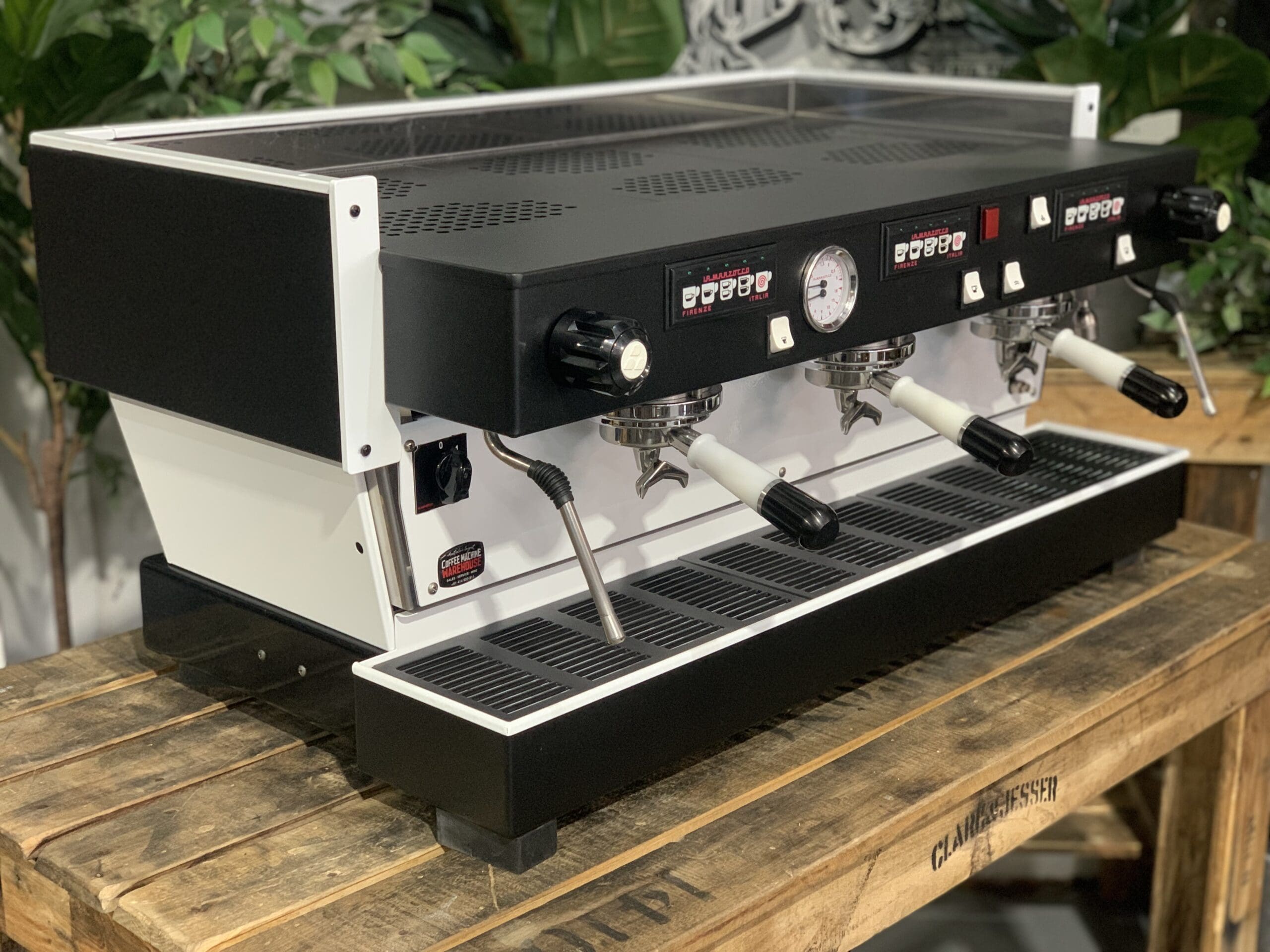 La Marzocco Linea Classic 3 Group White & Black - Used