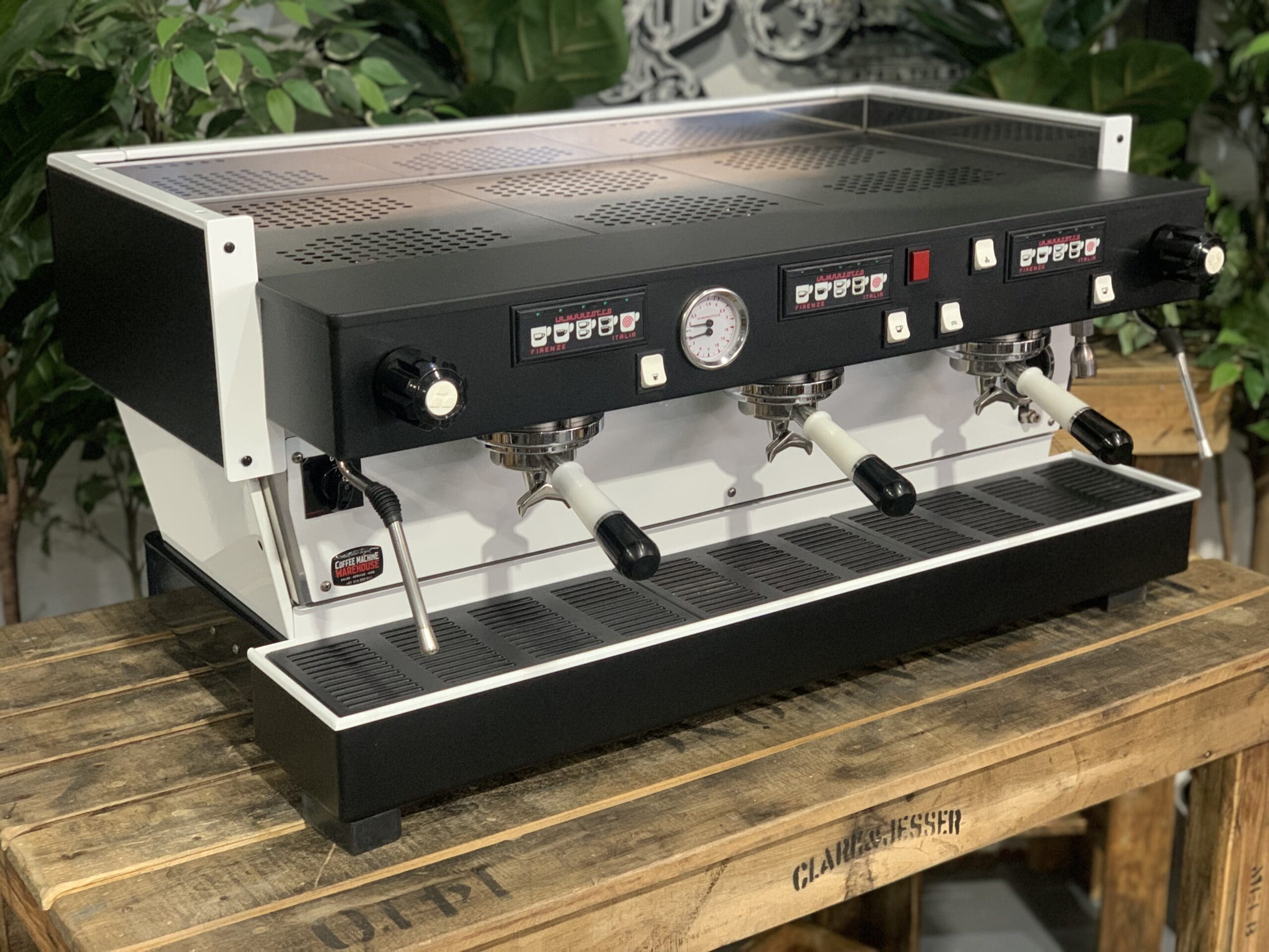 La Marzocco Linea Classic 3 Group White & Black - Used