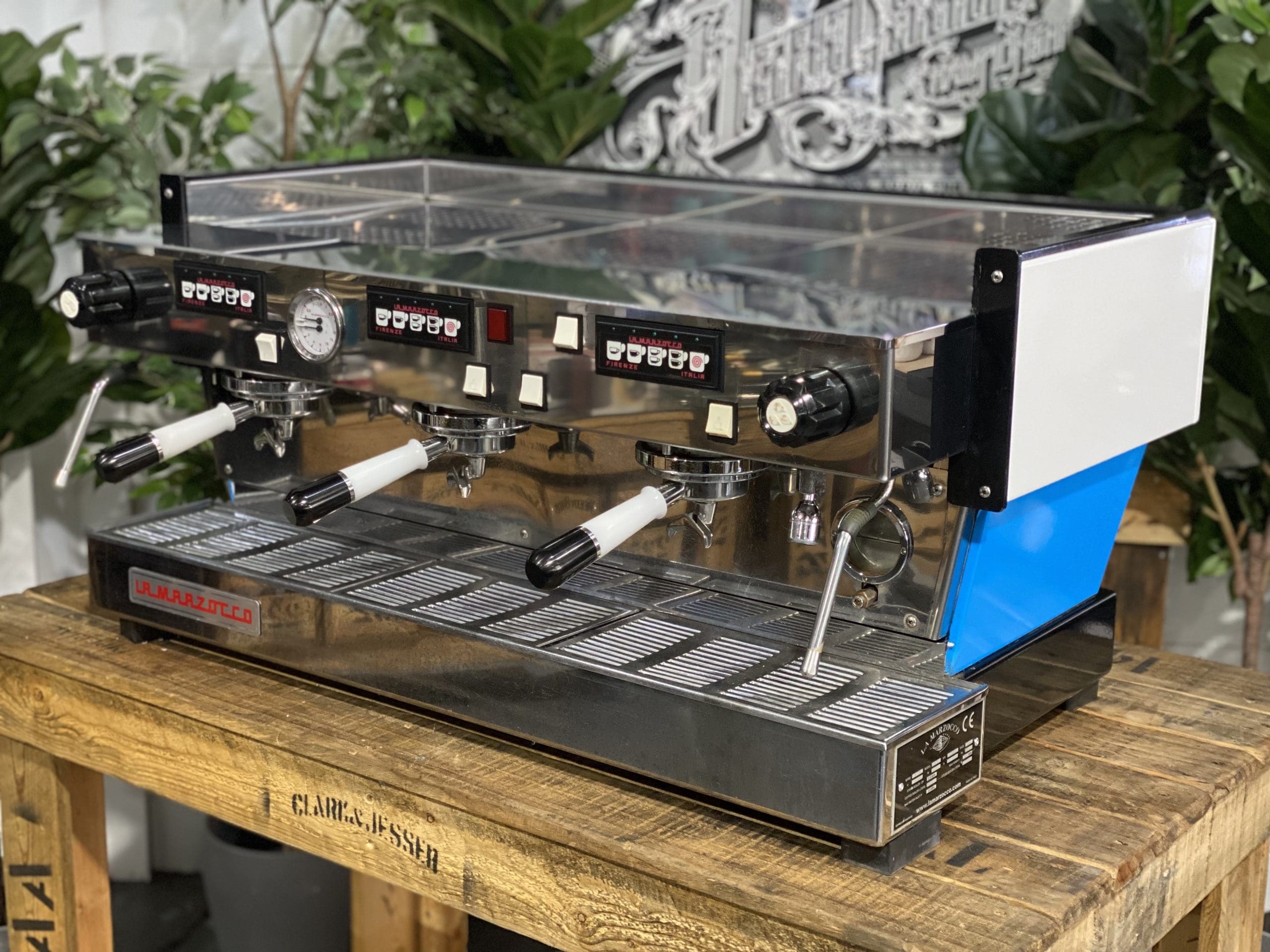 La Marzocco Linea Classic White & Black Pesado Portafilters 3 Group - Used