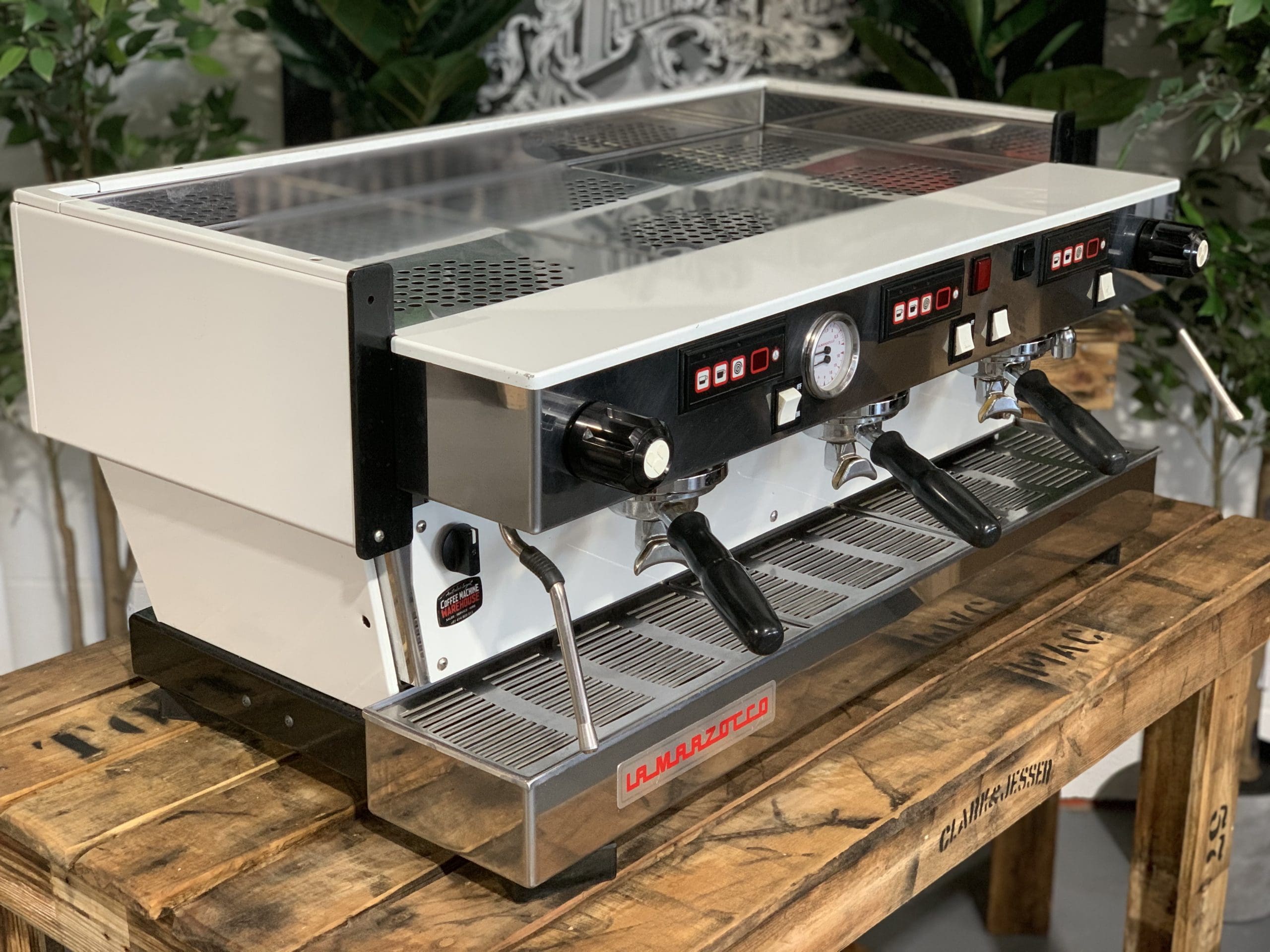La Marzocco Linea Classic 3 Group White w Chrono - Used