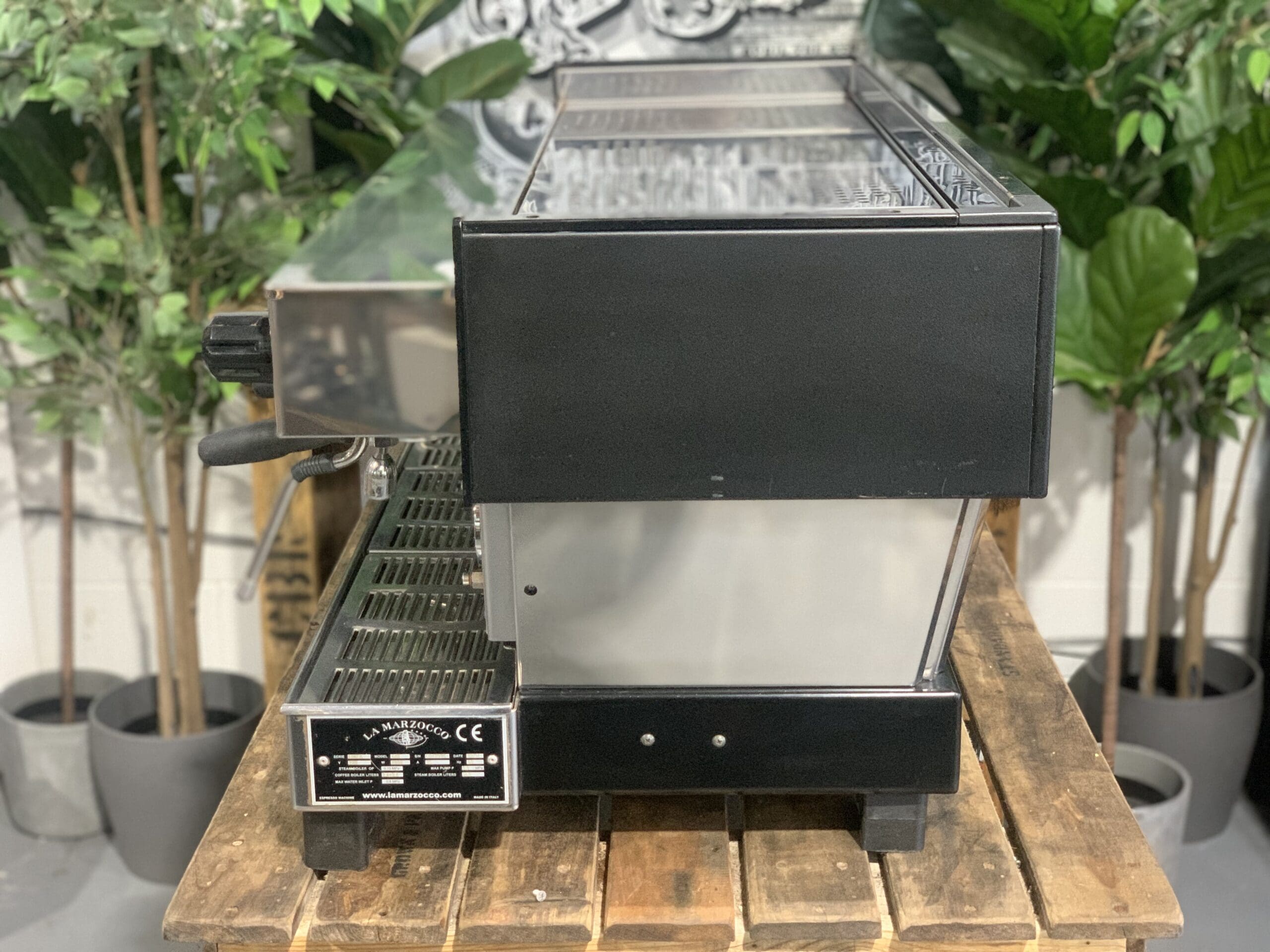 La Marzocco Linea Classic 4 Group Coffee Machine Black & Stainless - Used