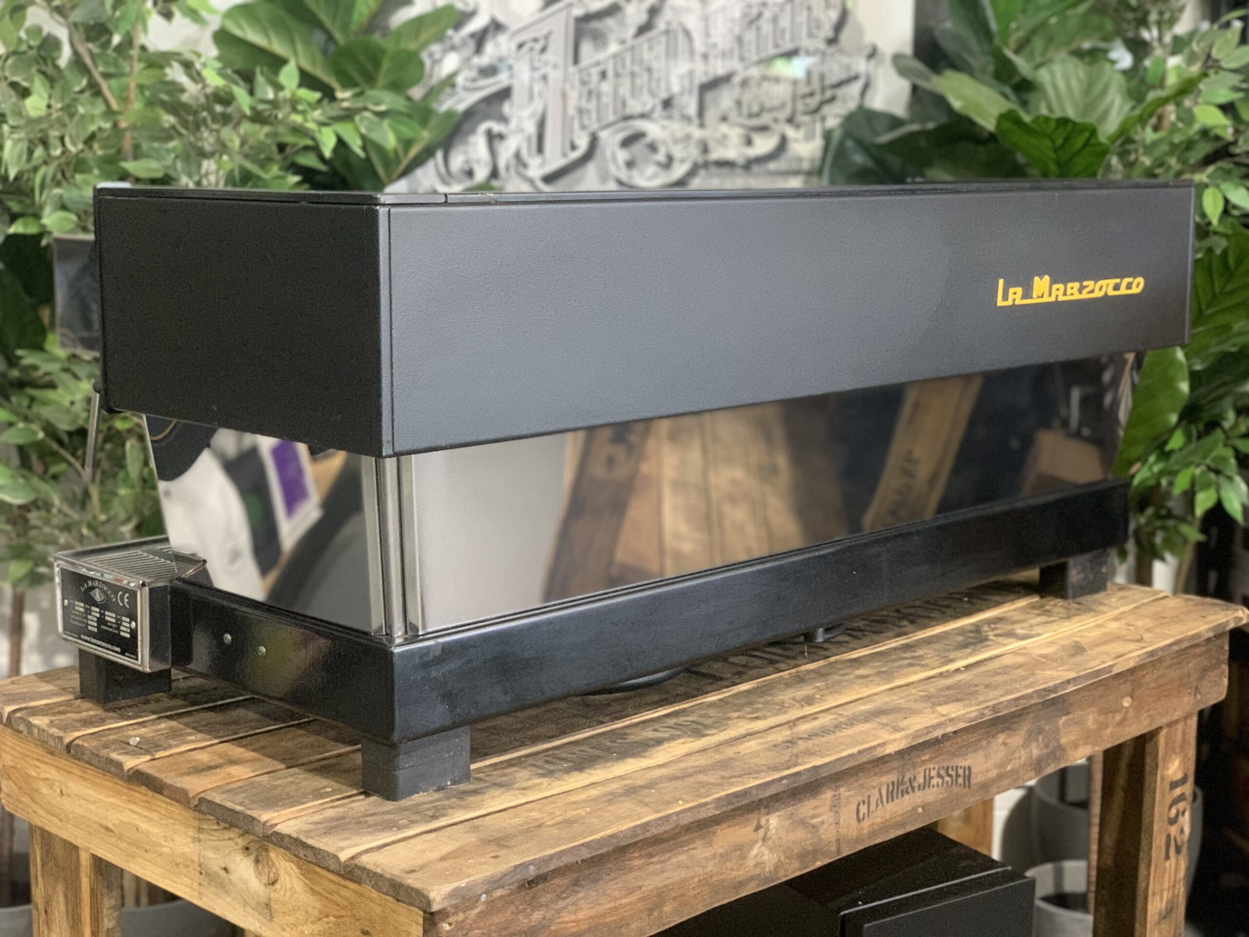 La Marzocco Linea Classic 4 Group Coffee Machine Black & Stainless - Used