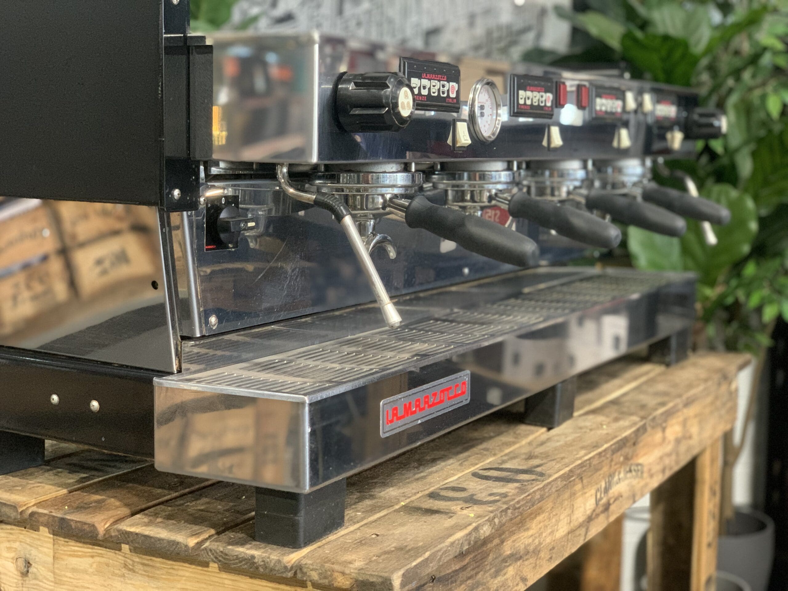 La Marzocco Linea Classic 4 Group Coffee Machine Black & Stainless - Used