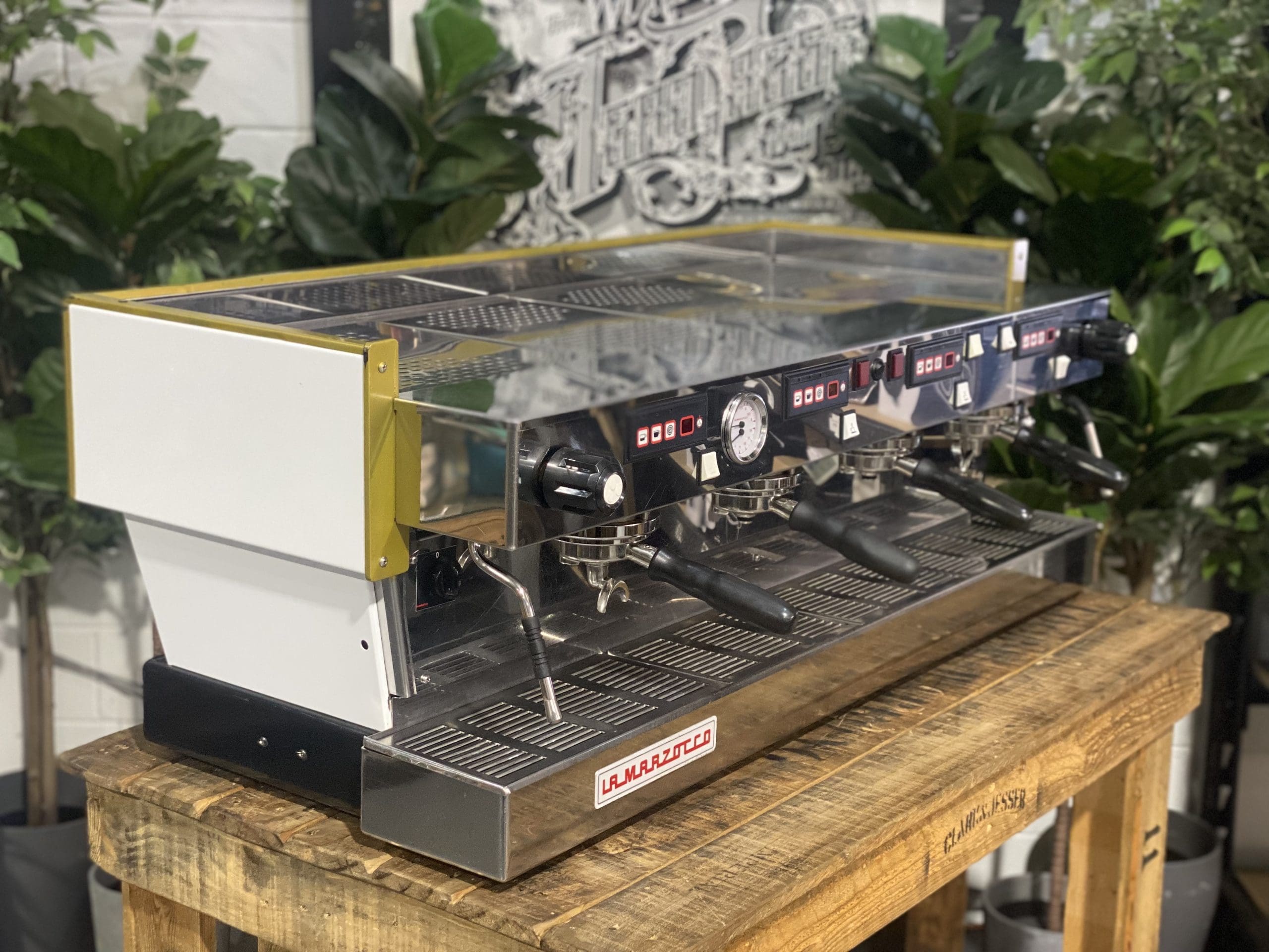 La Marzocco Linea Classic Chrono Touch Pads 4 Group Coffee Machine White & Gold - Used