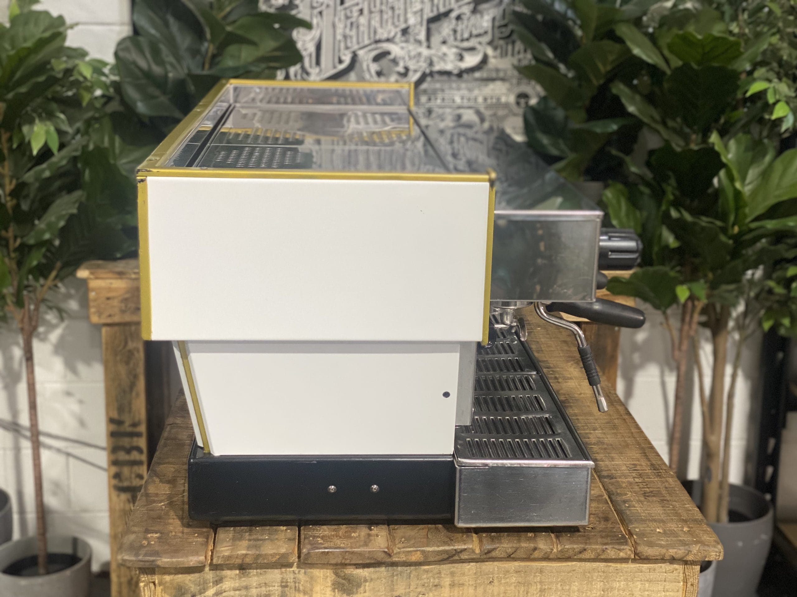 La Marzocco Linea Classic Chrono Touch Pads 4 Group Coffee Machine White & Gold - Used