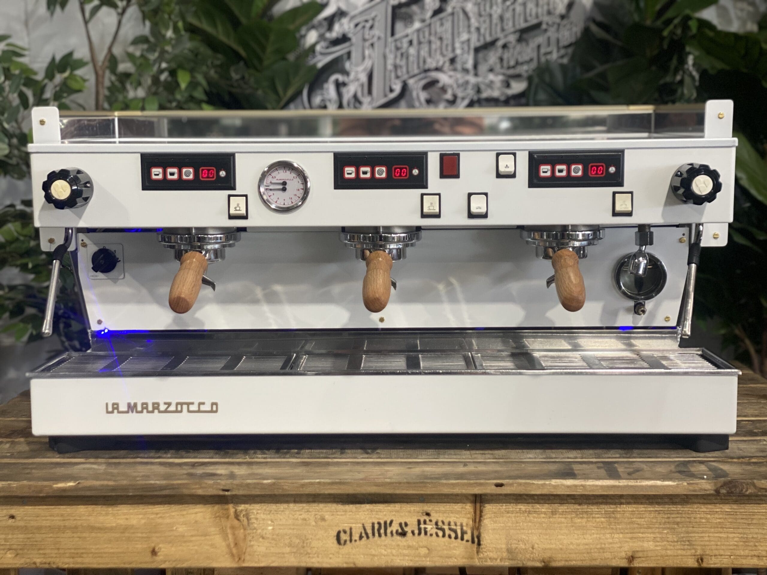 La Marzocco Linea Classic 3 Group White/Timber & LED Cutout - Used