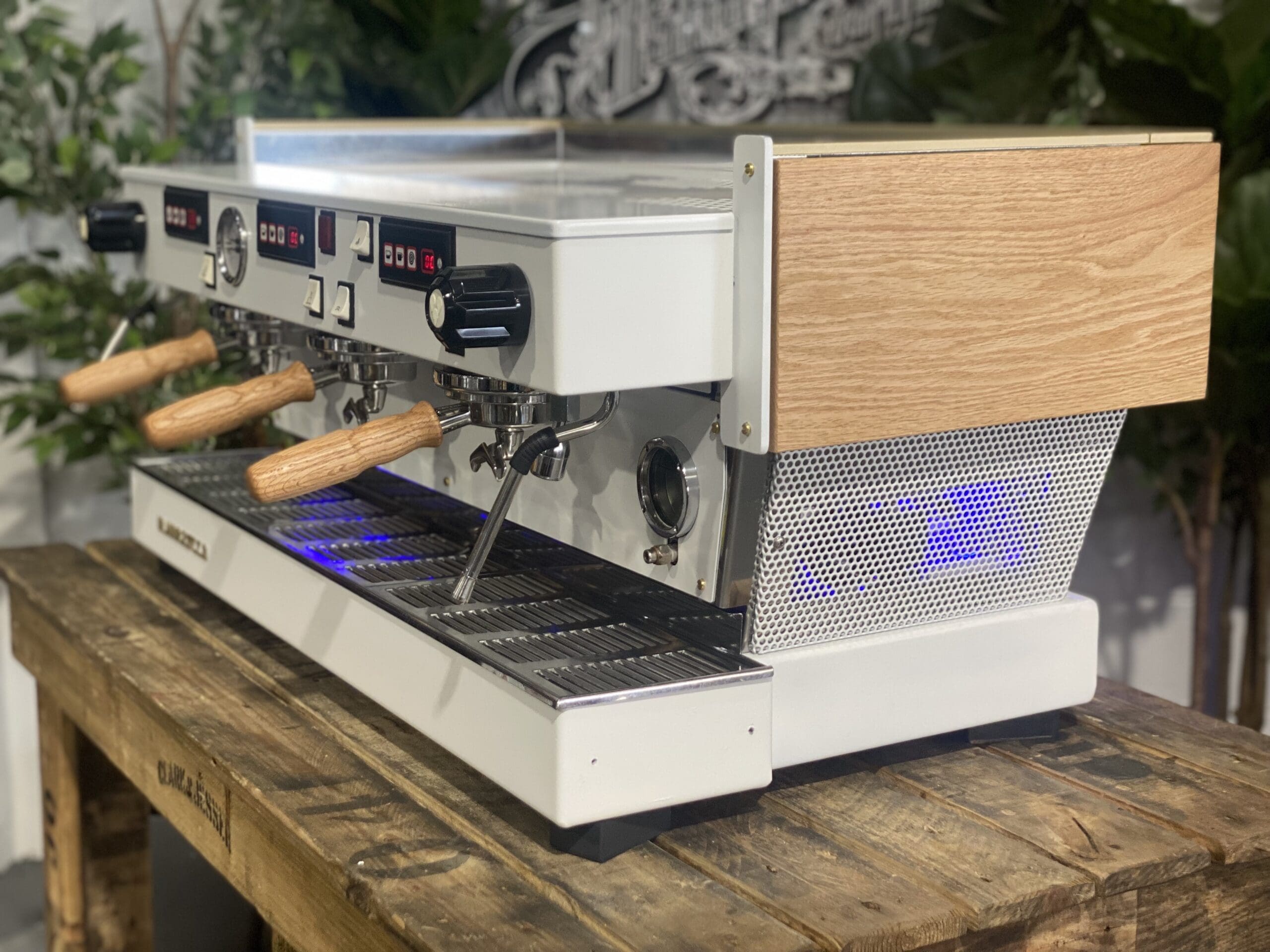 La Marzocco Linea Classic 3 Group White/Timber & LED Cutout - Used