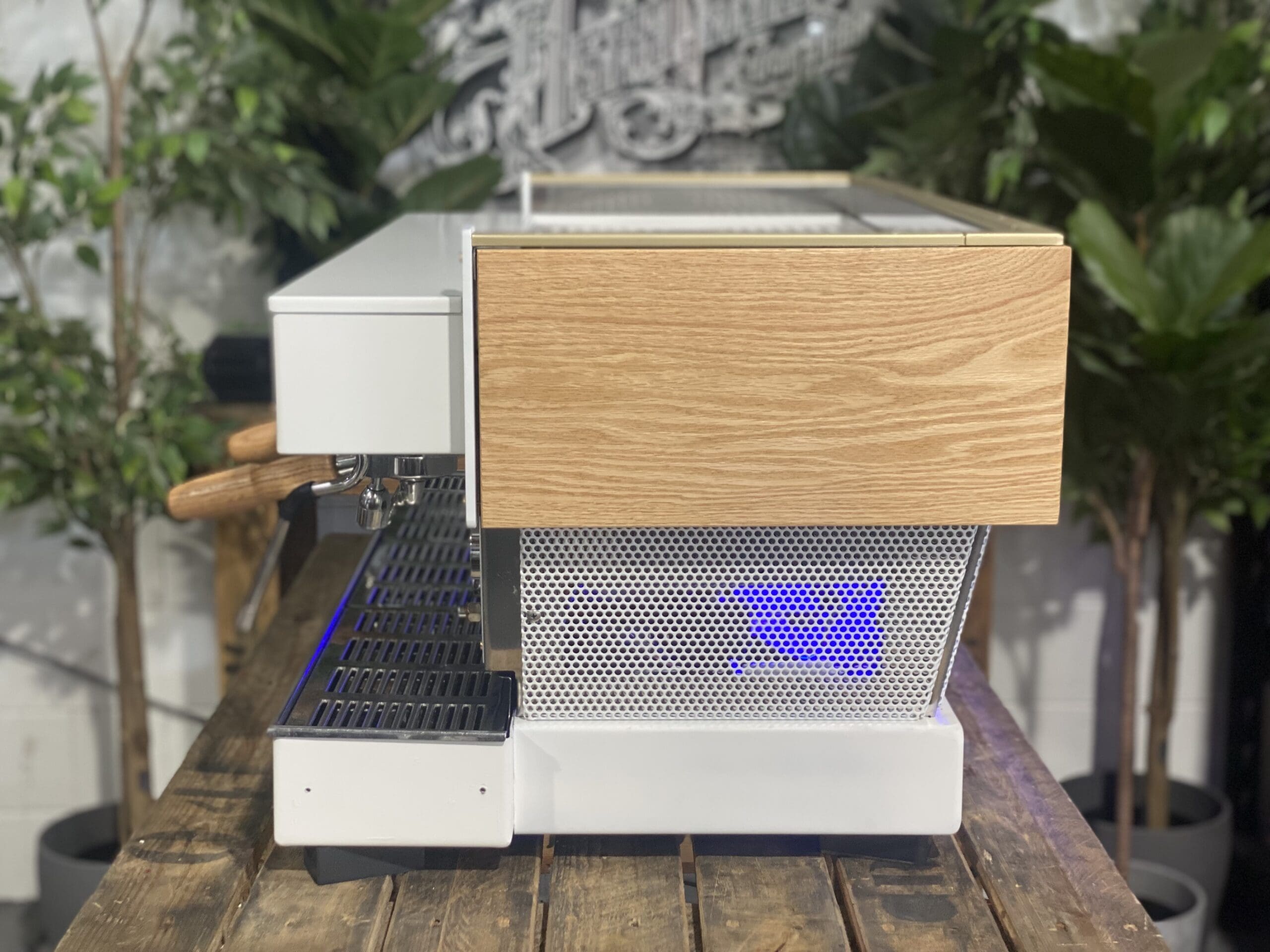 La Marzocco Linea Classic 3 Group White/Timber & LED Cutout - Used