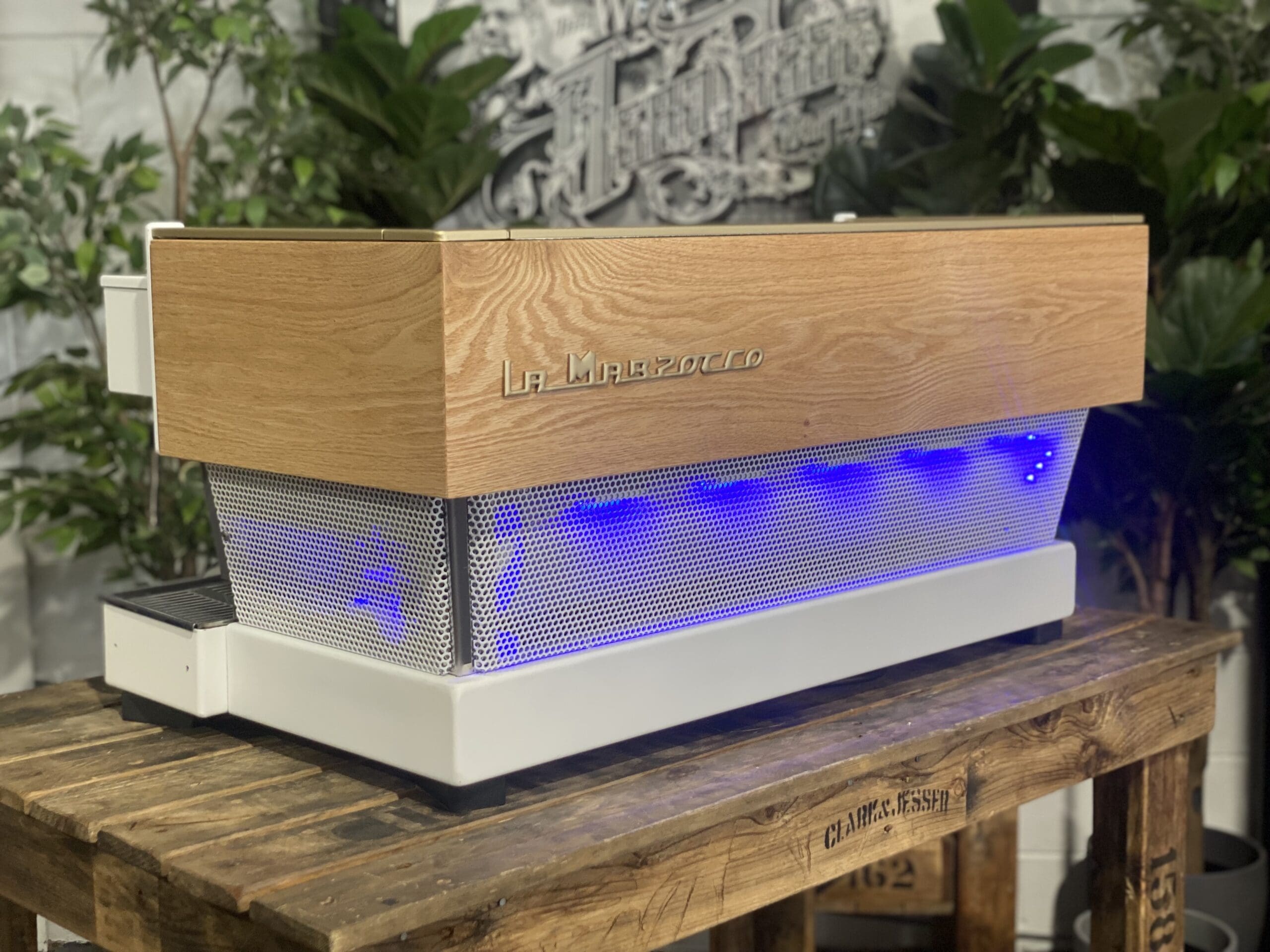 La Marzocco Linea Classic 3 Group White/Timber & LED Cutout - Used