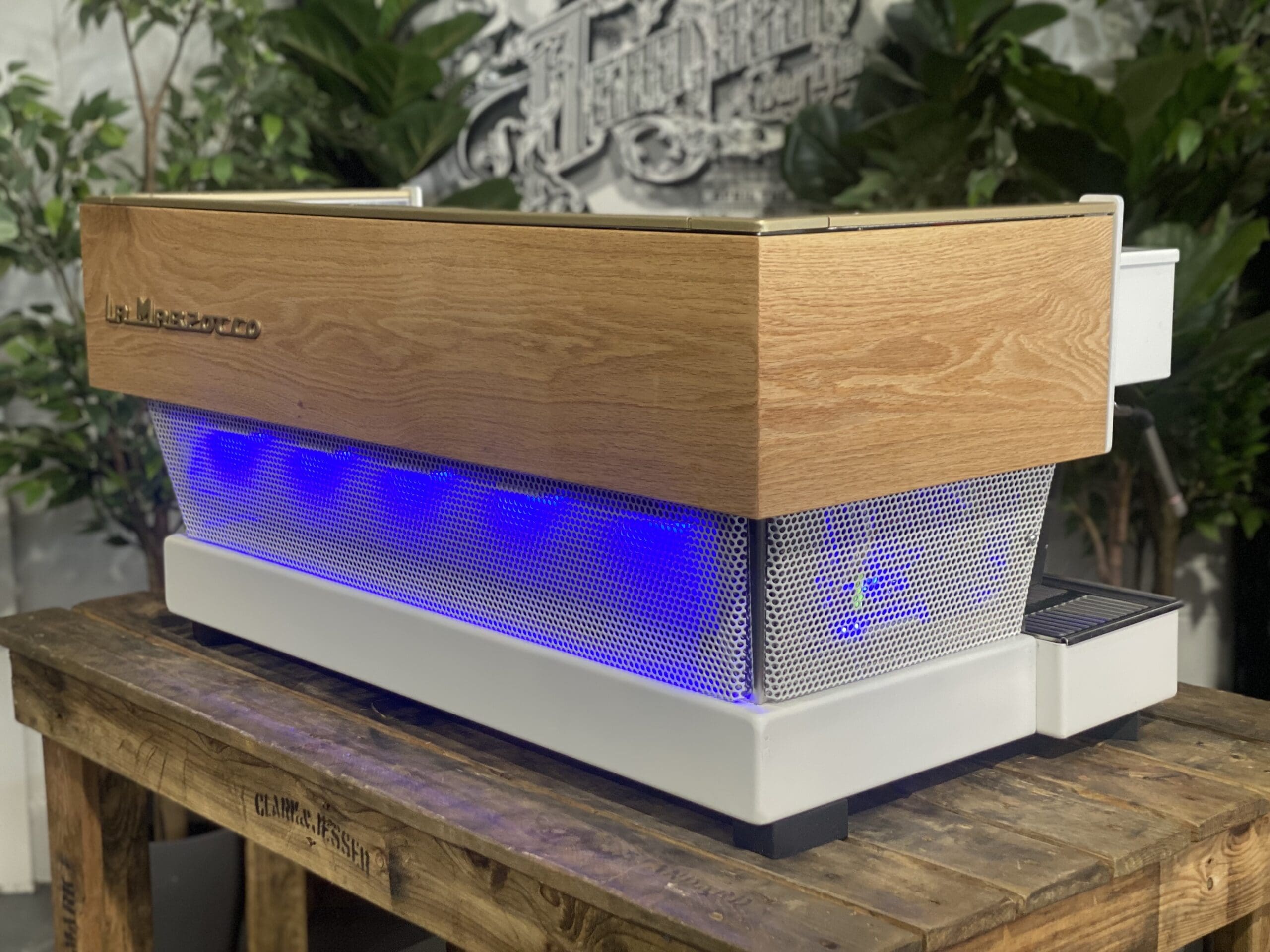 La Marzocco Linea Classic 3 Group White/Timber & LED Cutout - Used