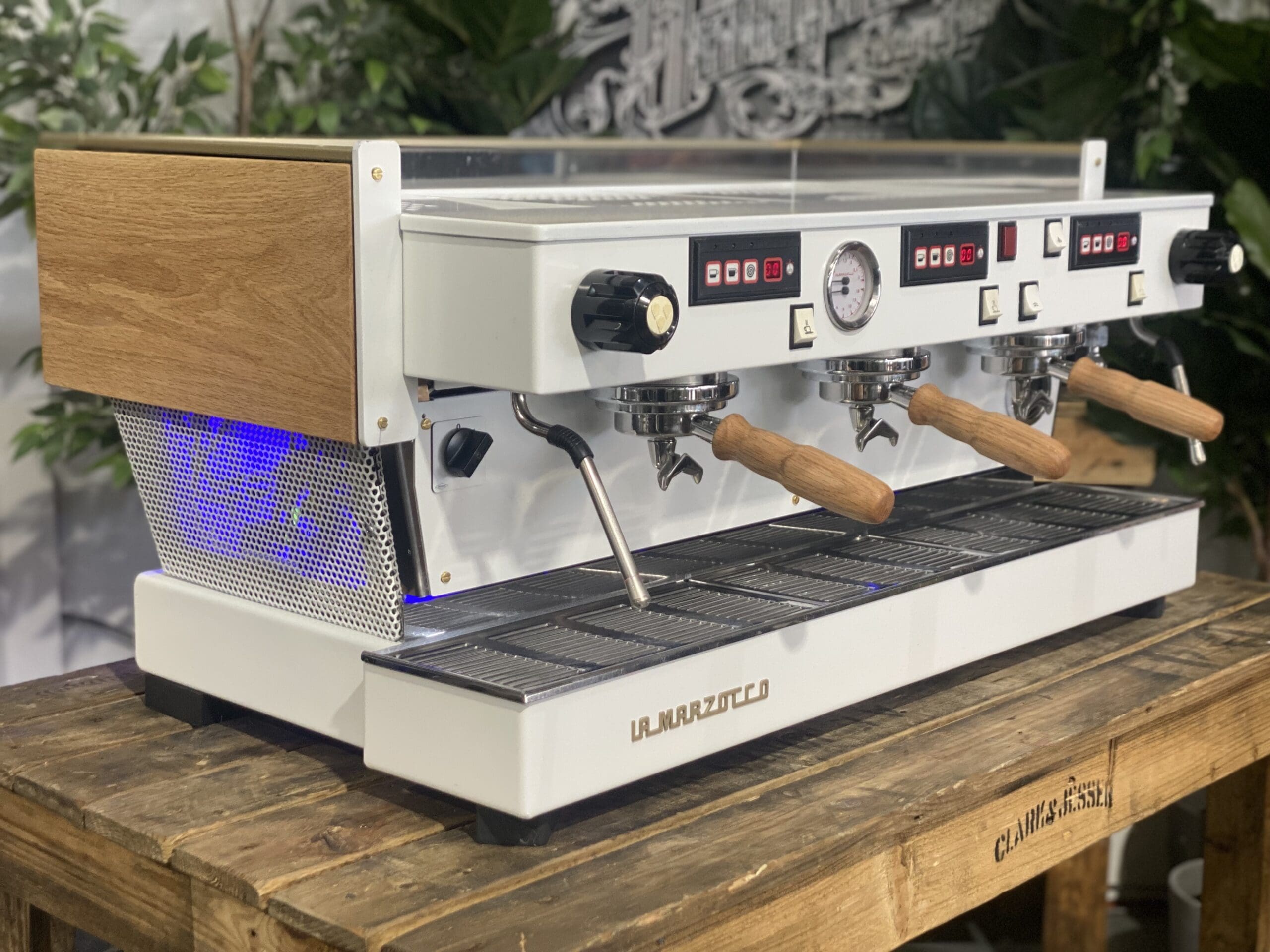 La Marzocco Linea Classic 3 Group White/Timber & LED Cutout - Used