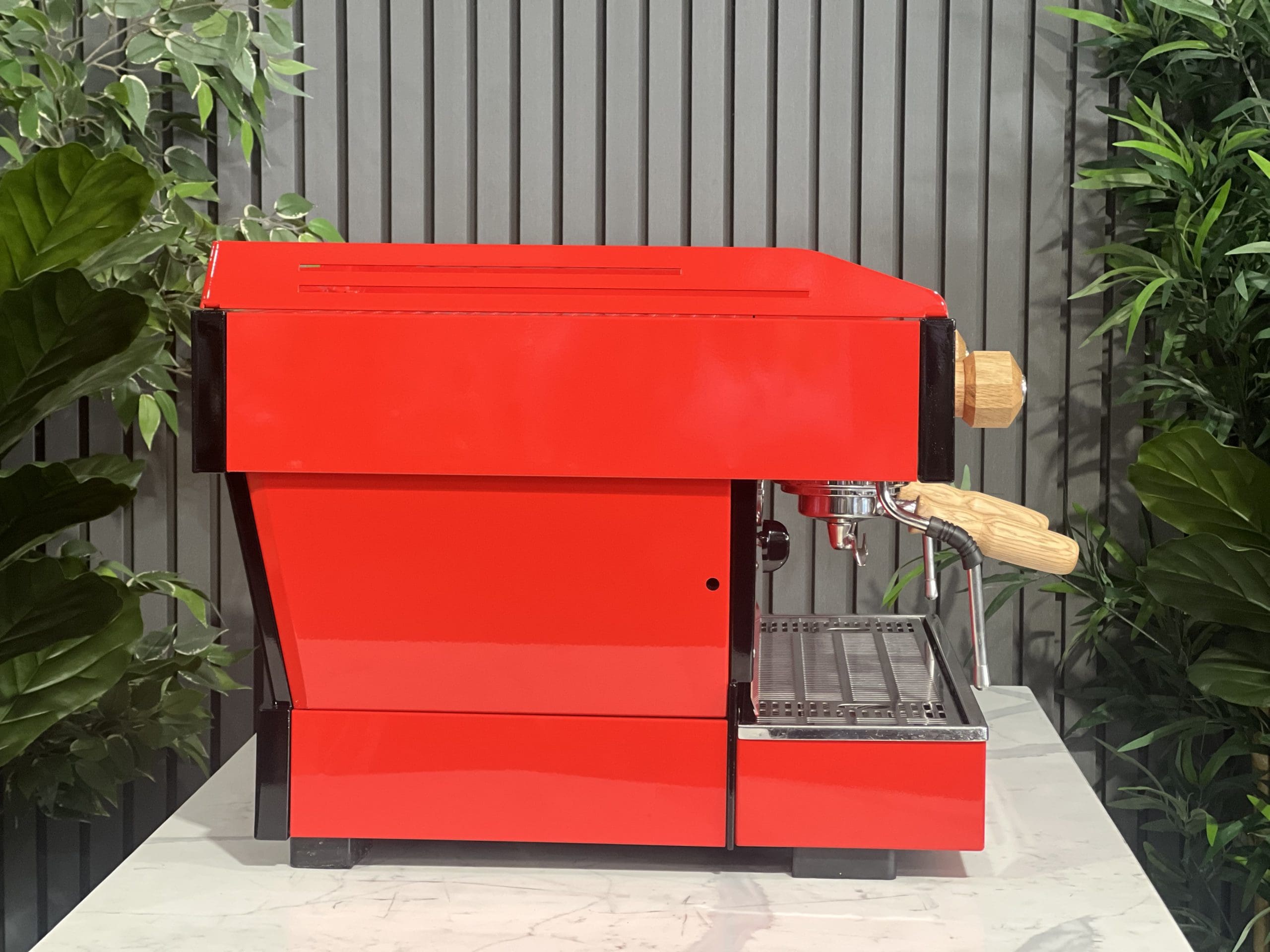 La Marzocco Linea PB 2 Group Red w.Timber Kit - Used