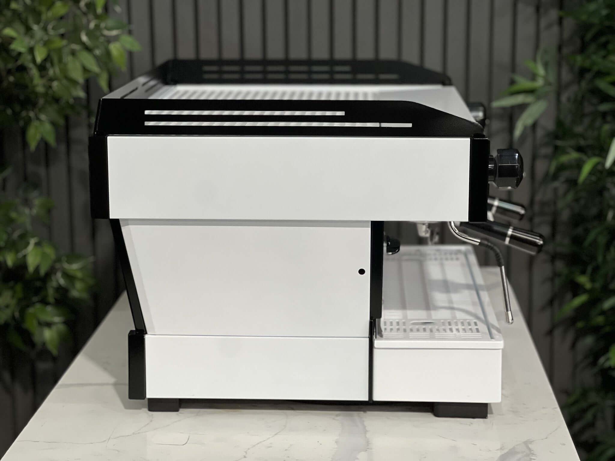 La Marzocco Linea PB 2 group Black & White Pesado Handles - Used