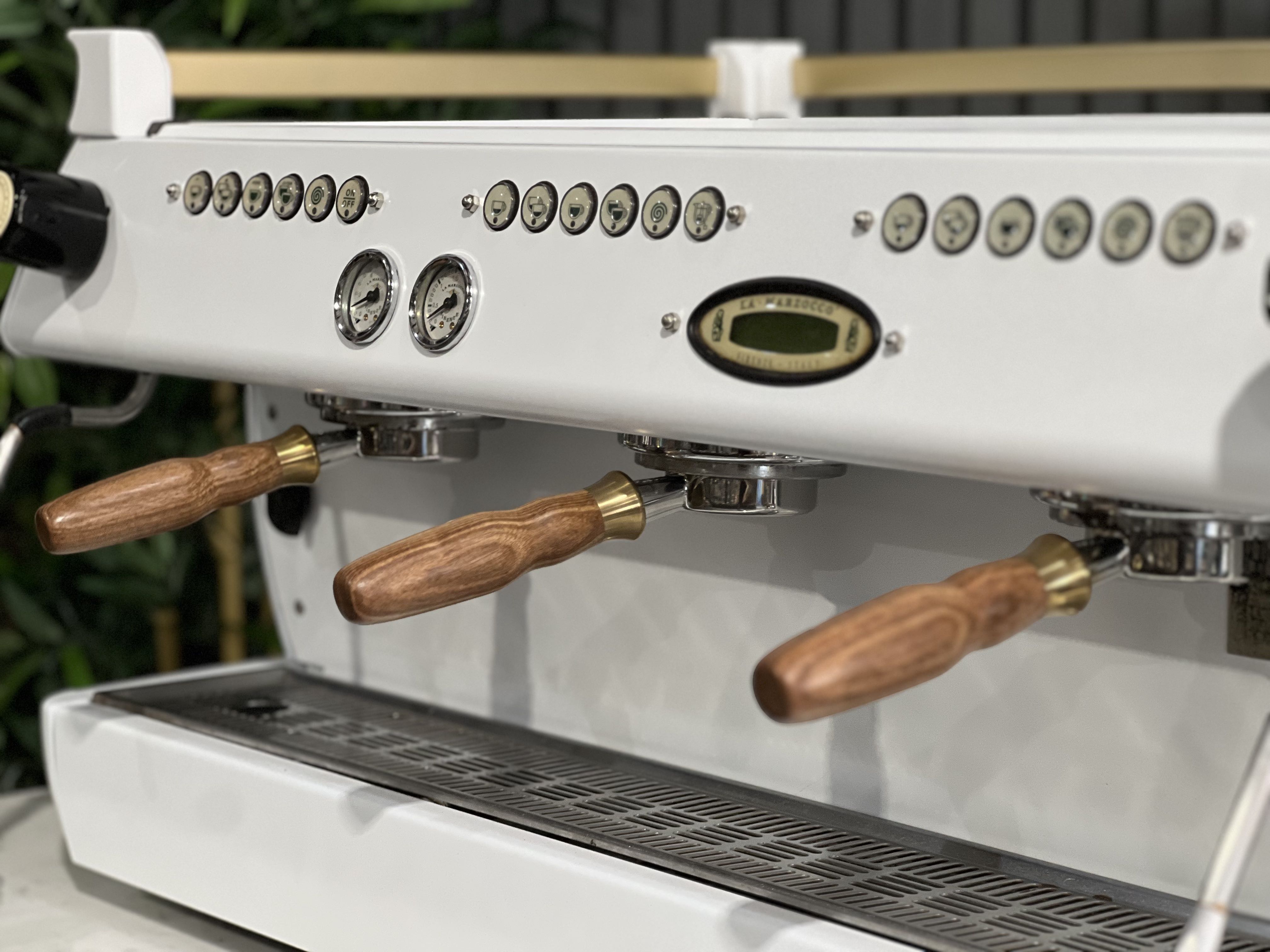 La Marzocco Gb5 3 Group Espresso Coffee Machine White & Gold With Pesado Group Handles