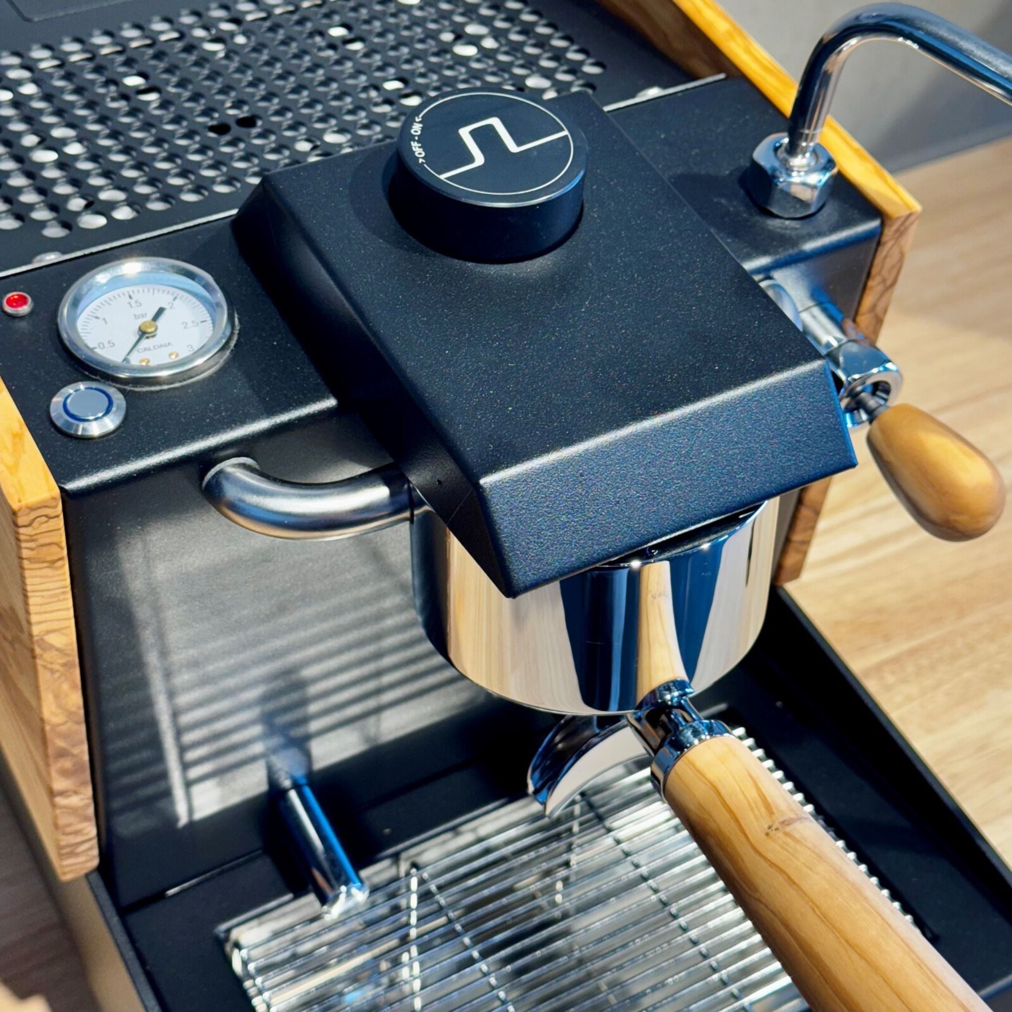 Nurri Type R 1 Group Espresso Coffee Machine New (Black & Zebrano)