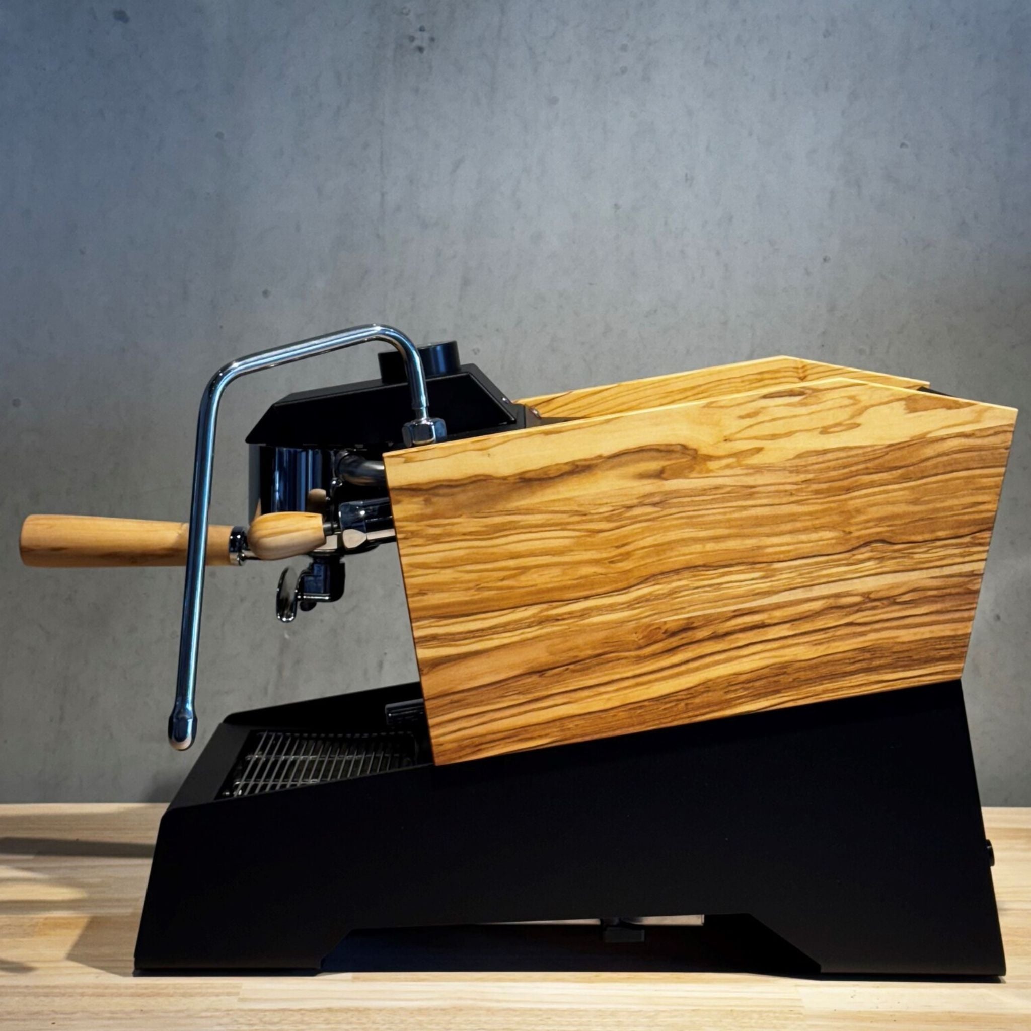 Nurri Type R 1 Group Espresso Coffee Machine New (Black & Zebrano)