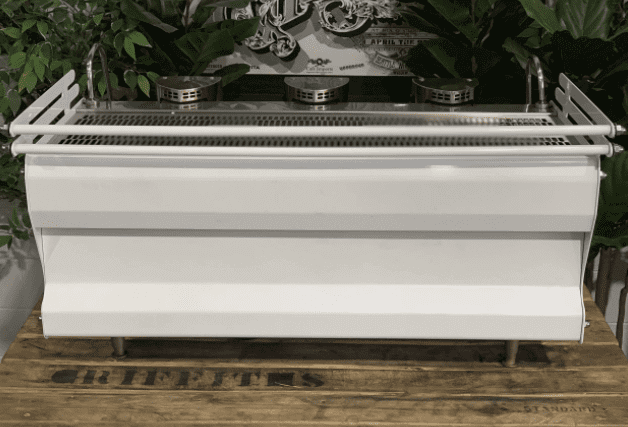 Synesso Sabre 3 Group White w. Pesado's - Used