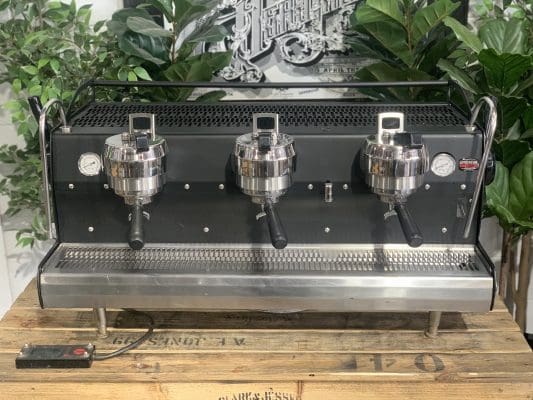 Synesso Cyncra 3 Group Matte Black w. Shot Timers - Used