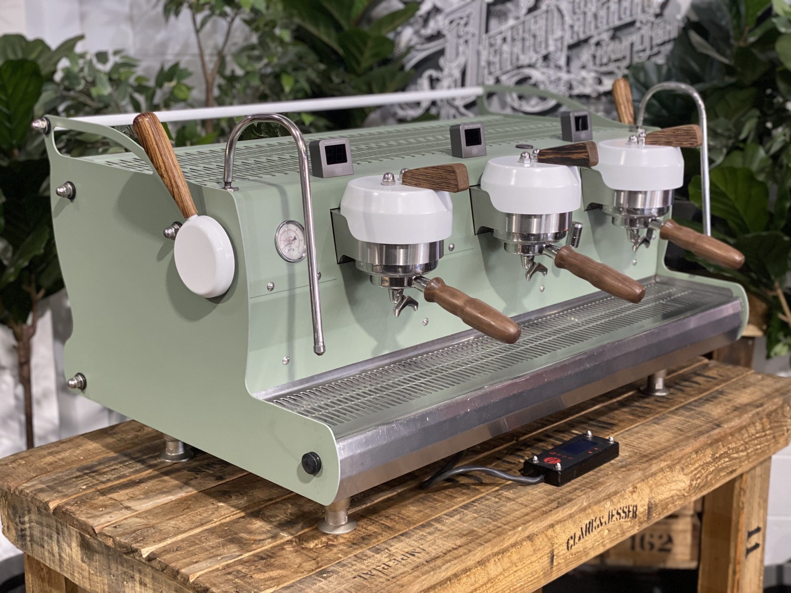 Synesso Cyncra Alcorn Shot Timers 3 Group Green & White & Timber - Used