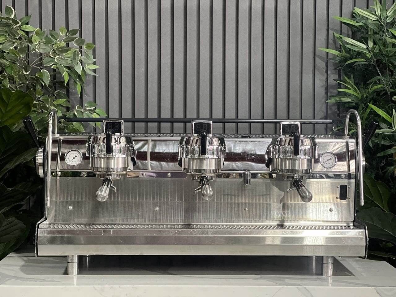 Synesso MVP 3 Group Charcoal - Used