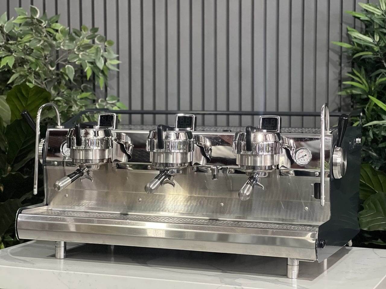 Synesso MVP 3 Group Charcoal - Used