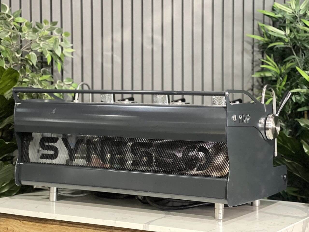 Synesso MVP 3 Group Charcoal - Used