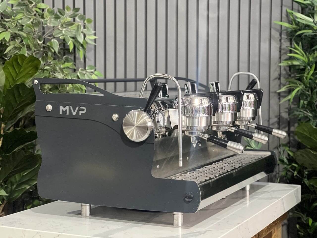 Synesso MVP 3 Group Charcoal - Used