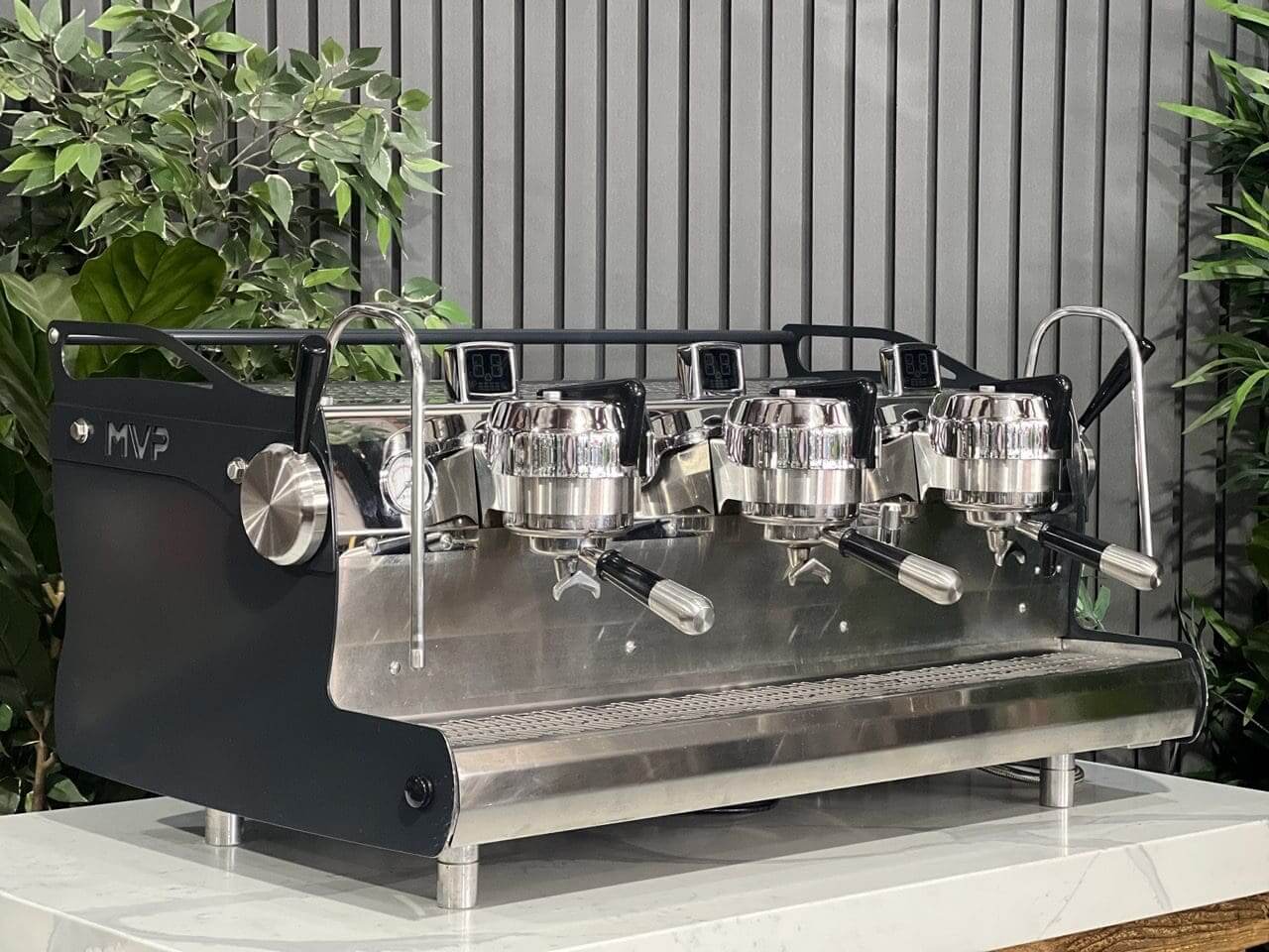 Synesso MVP 3 Group Charcoal - Used