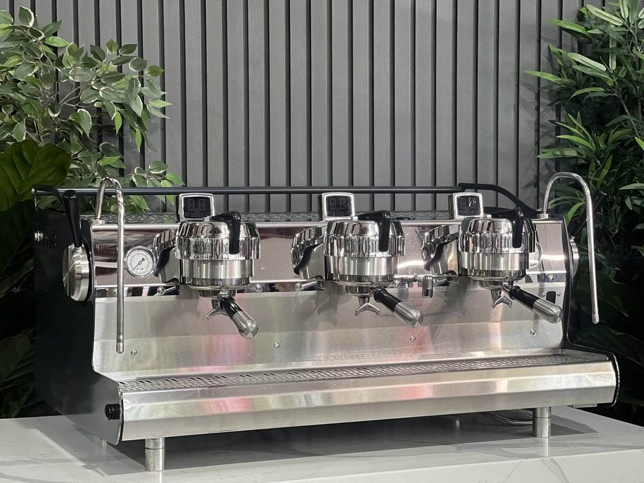 Synesso MVP 3 Group Charcoal - Used