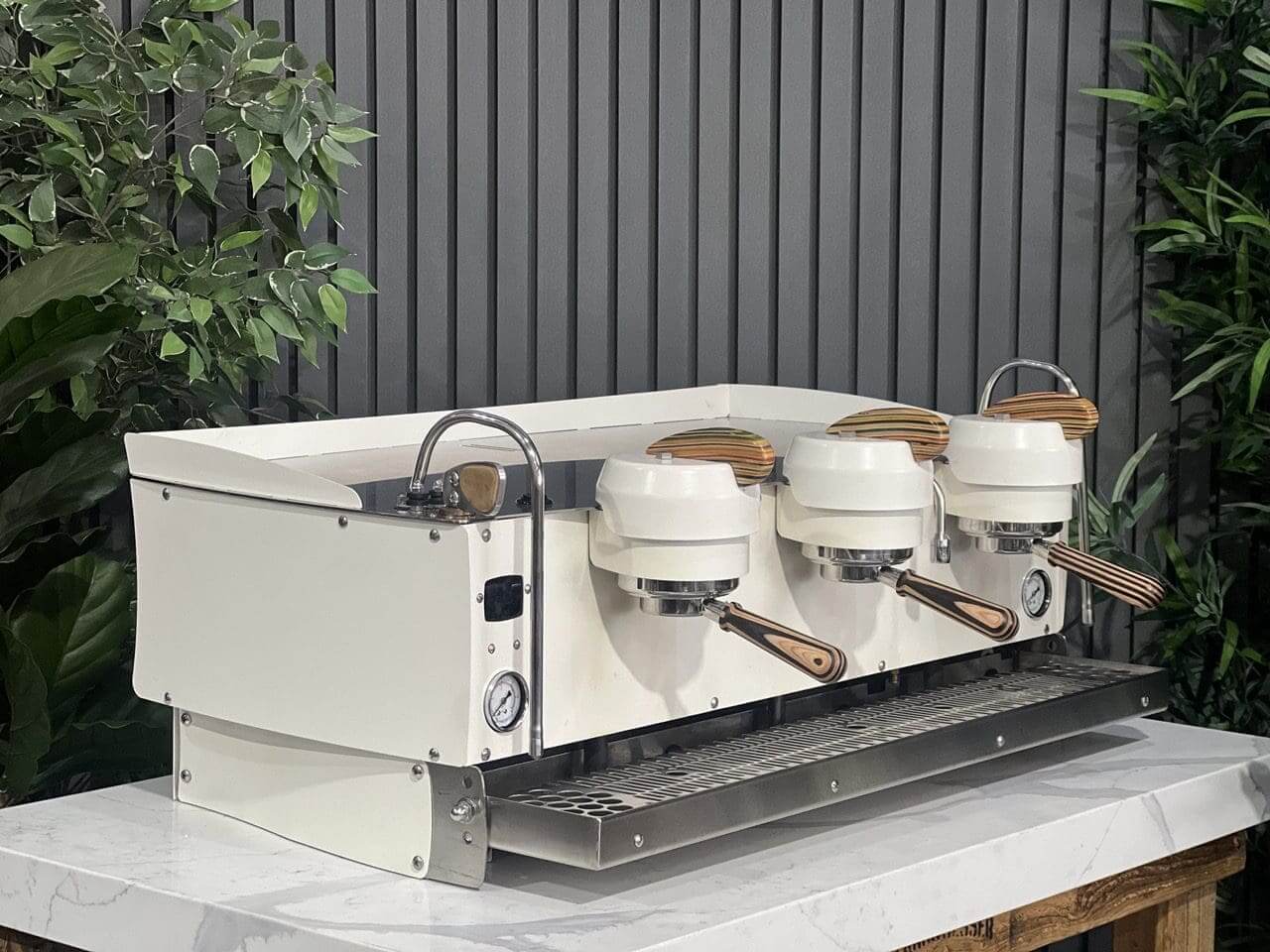 Synesso S300 3 Group White w. Timber Accents - Used