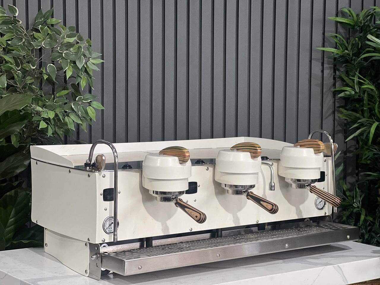 Synesso S300 3 Group White w. Timber Accents - Used